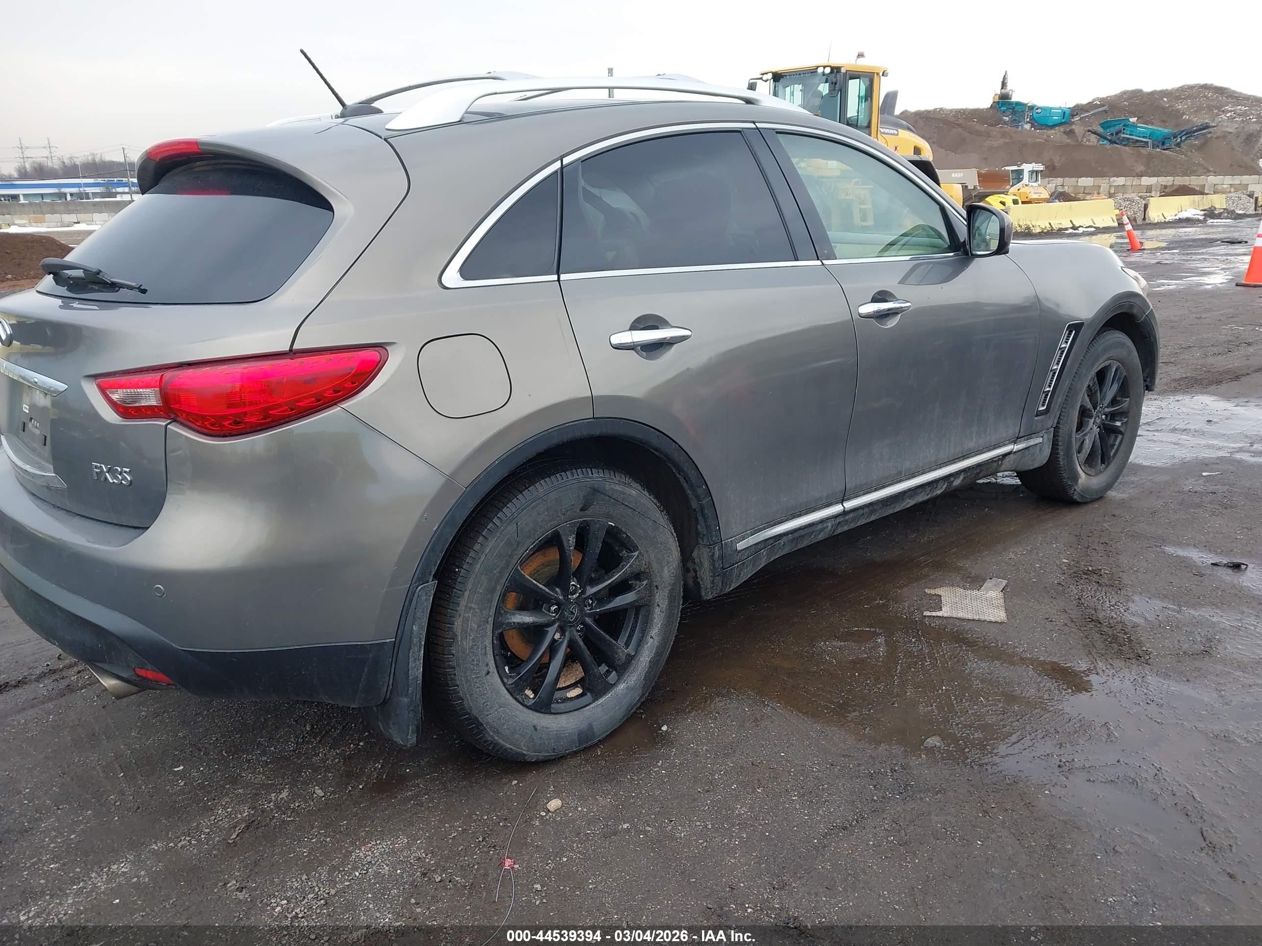 INFINITI FX35 image 4