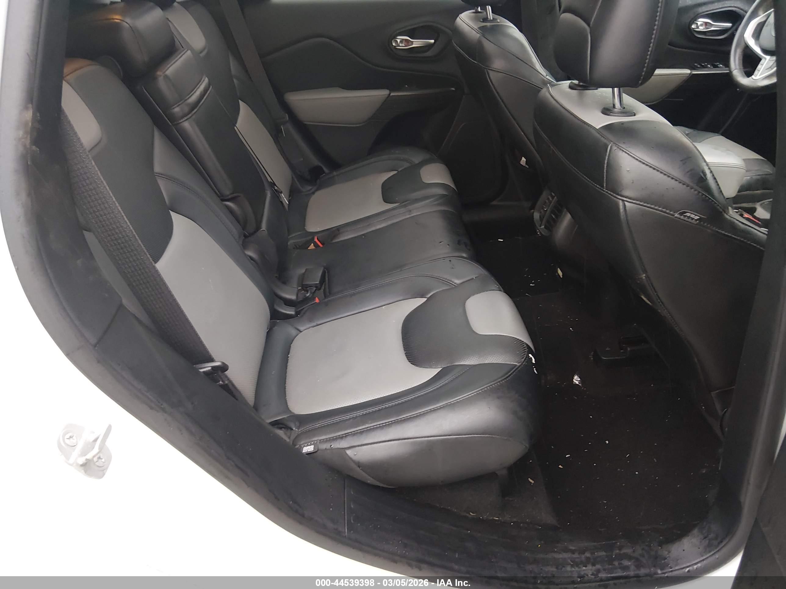 JEEP CHEROKEE image 8