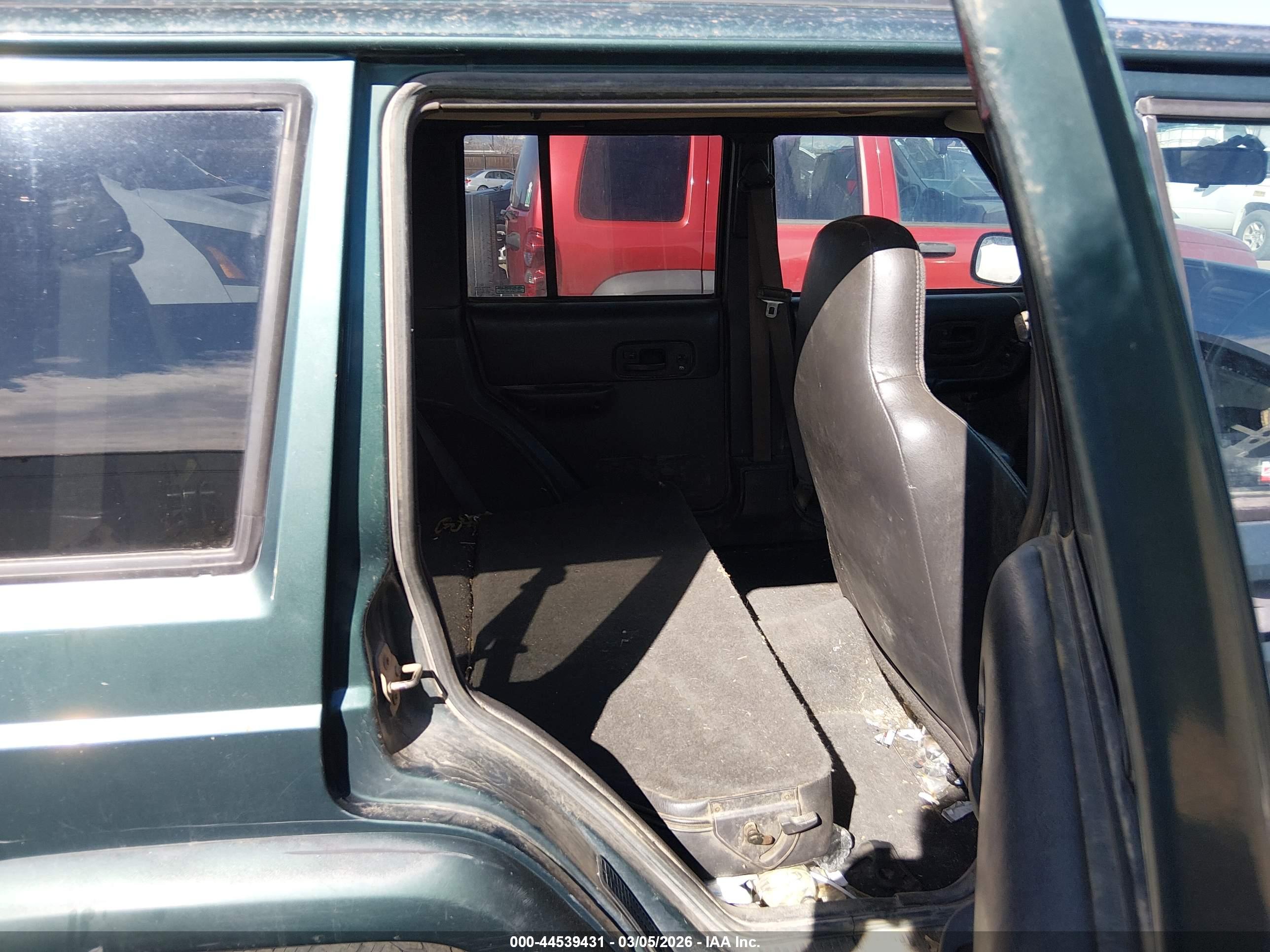 JEEP CHEROKEE image 8
