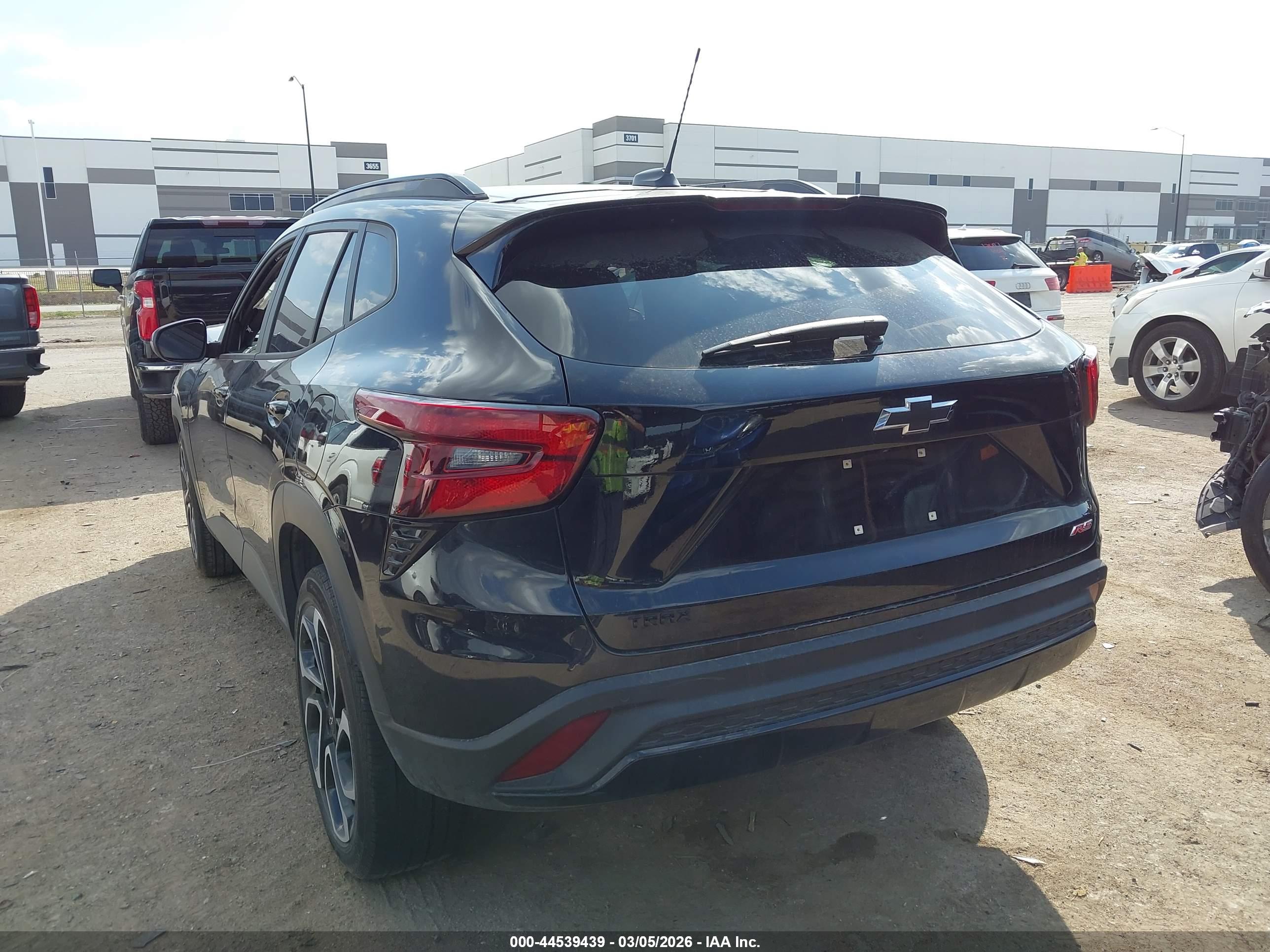 CHEVROLET TRAX image 3
