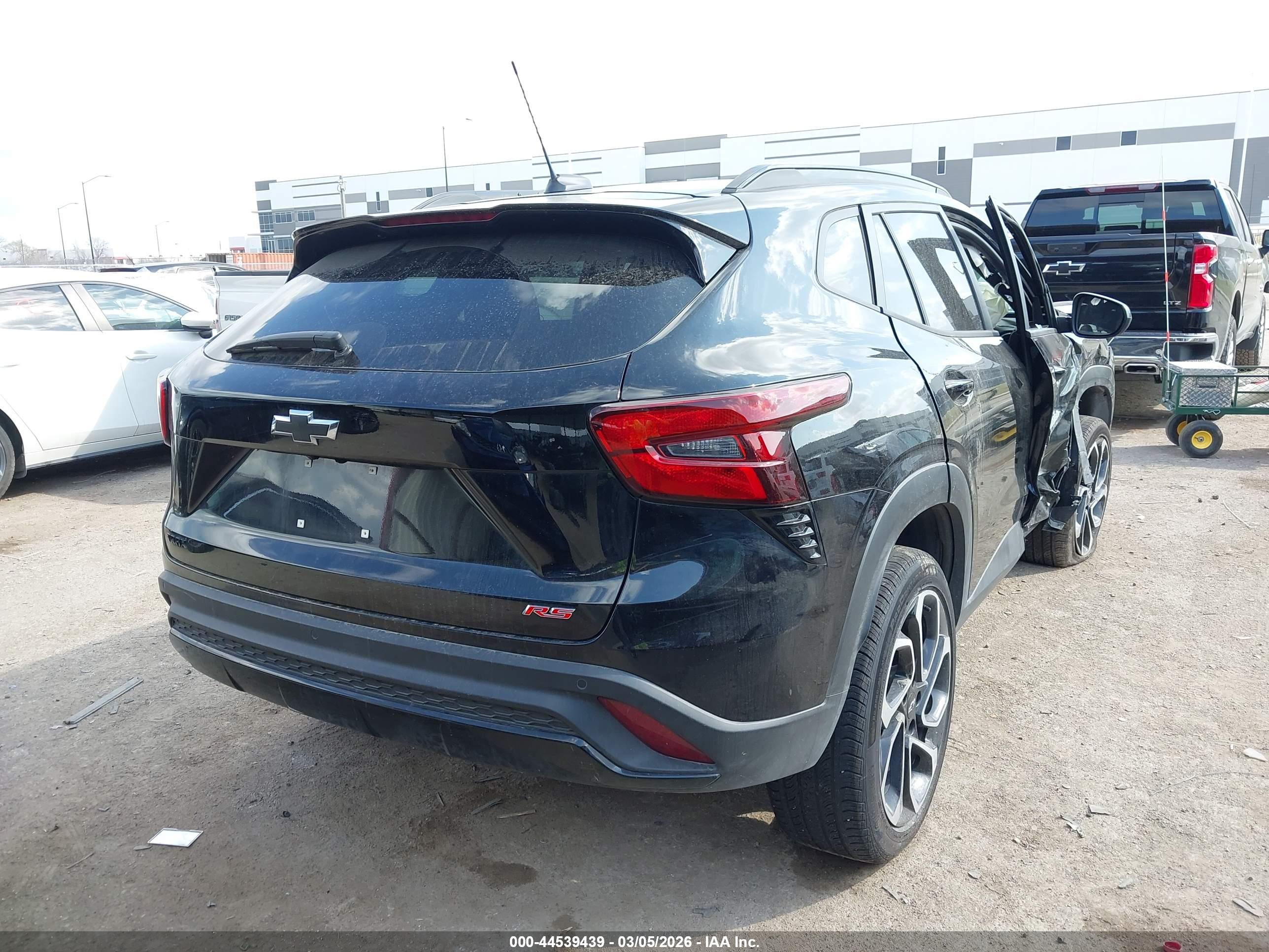 CHEVROLET TRAX image 4