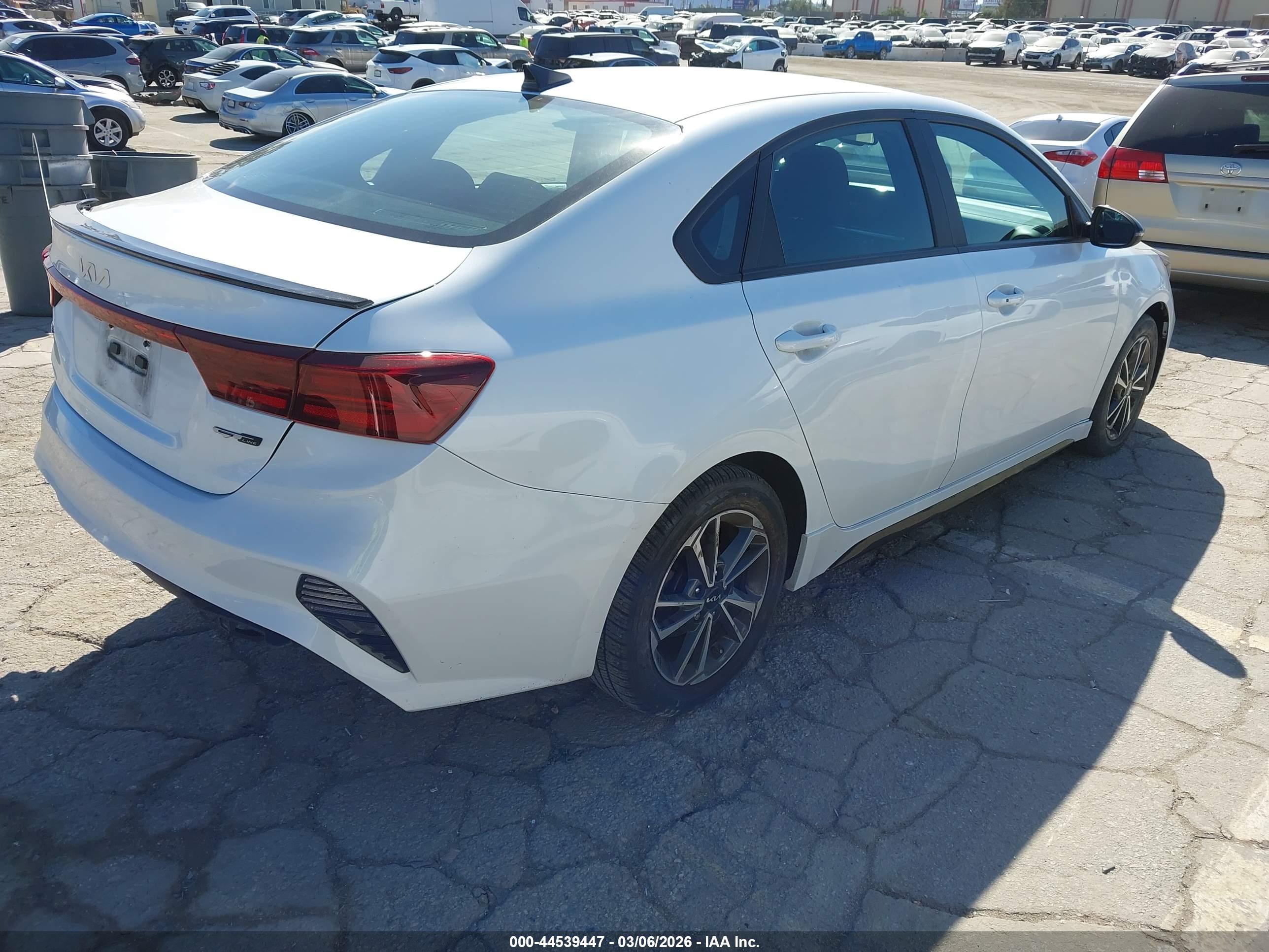 KIA FORTE image 4