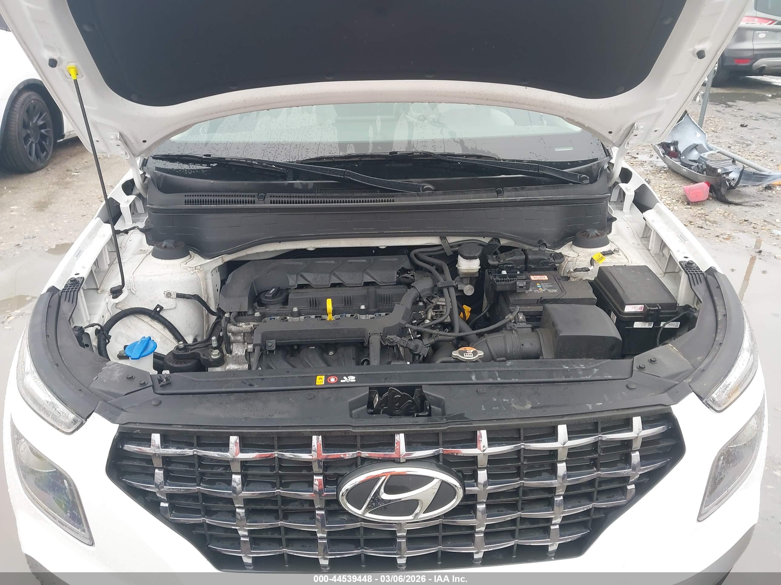 HYUNDAI VENUE image 10