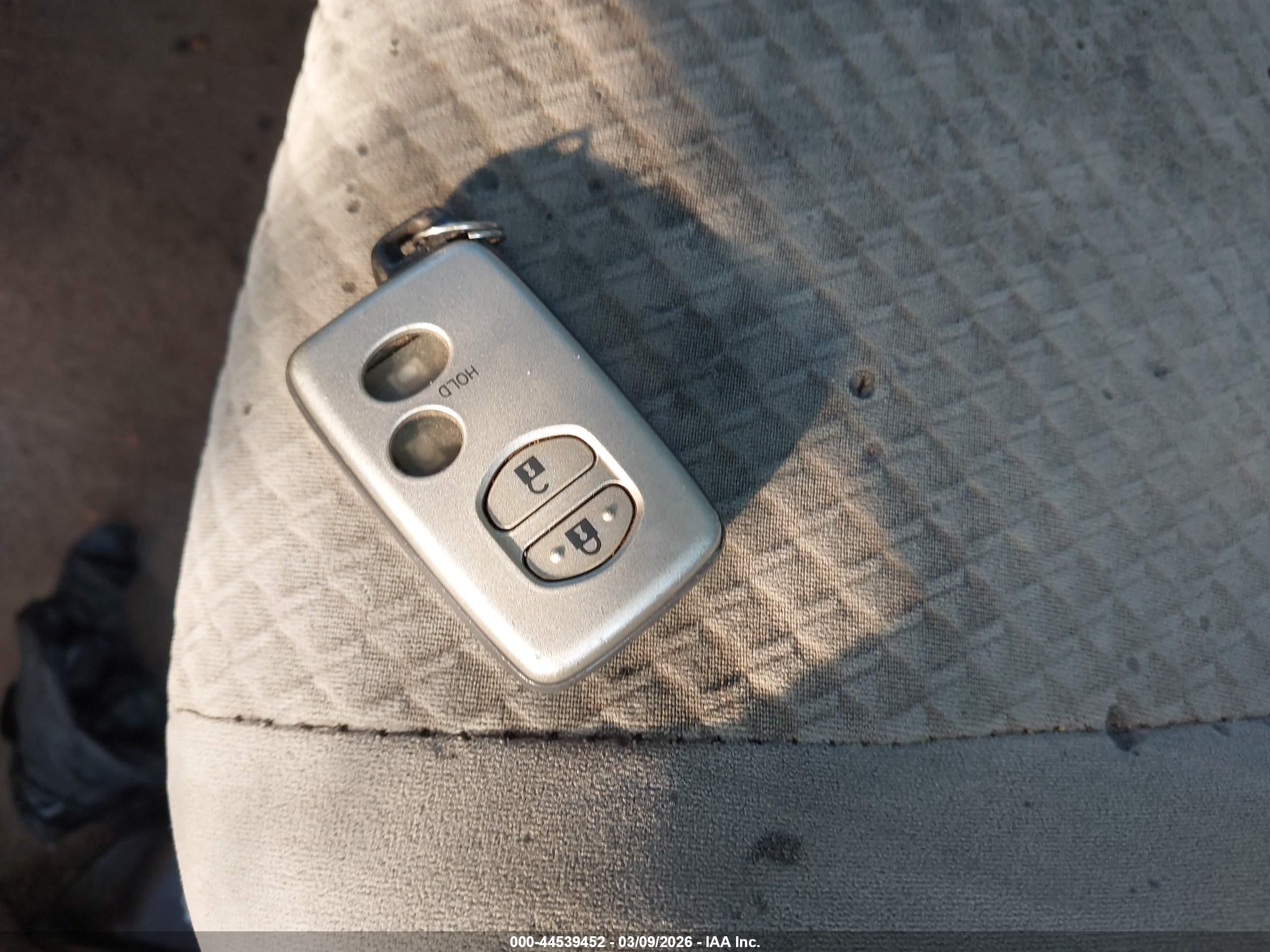 TOYOTA CAMRY image 11