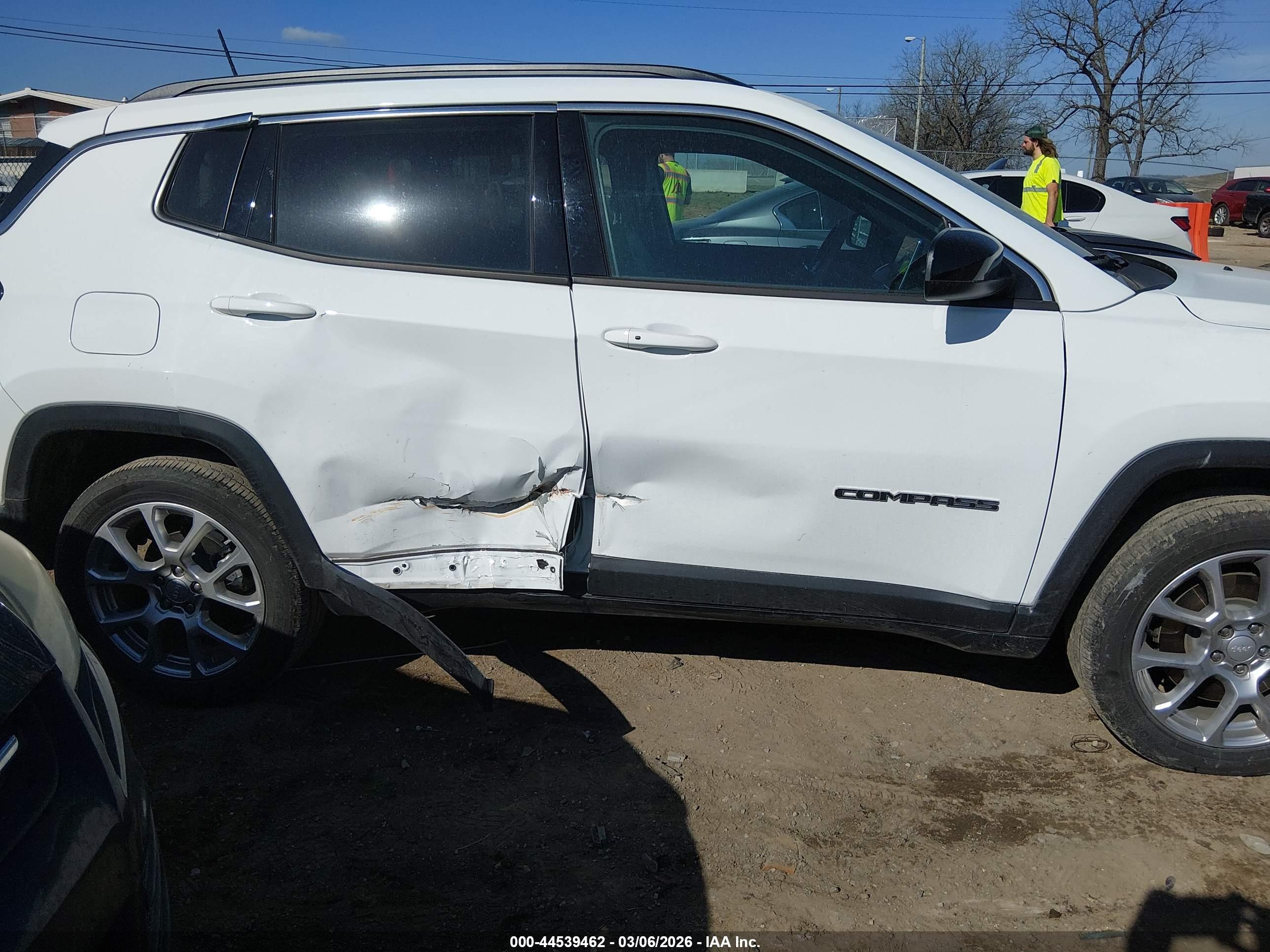 JEEP COMPASS image 6