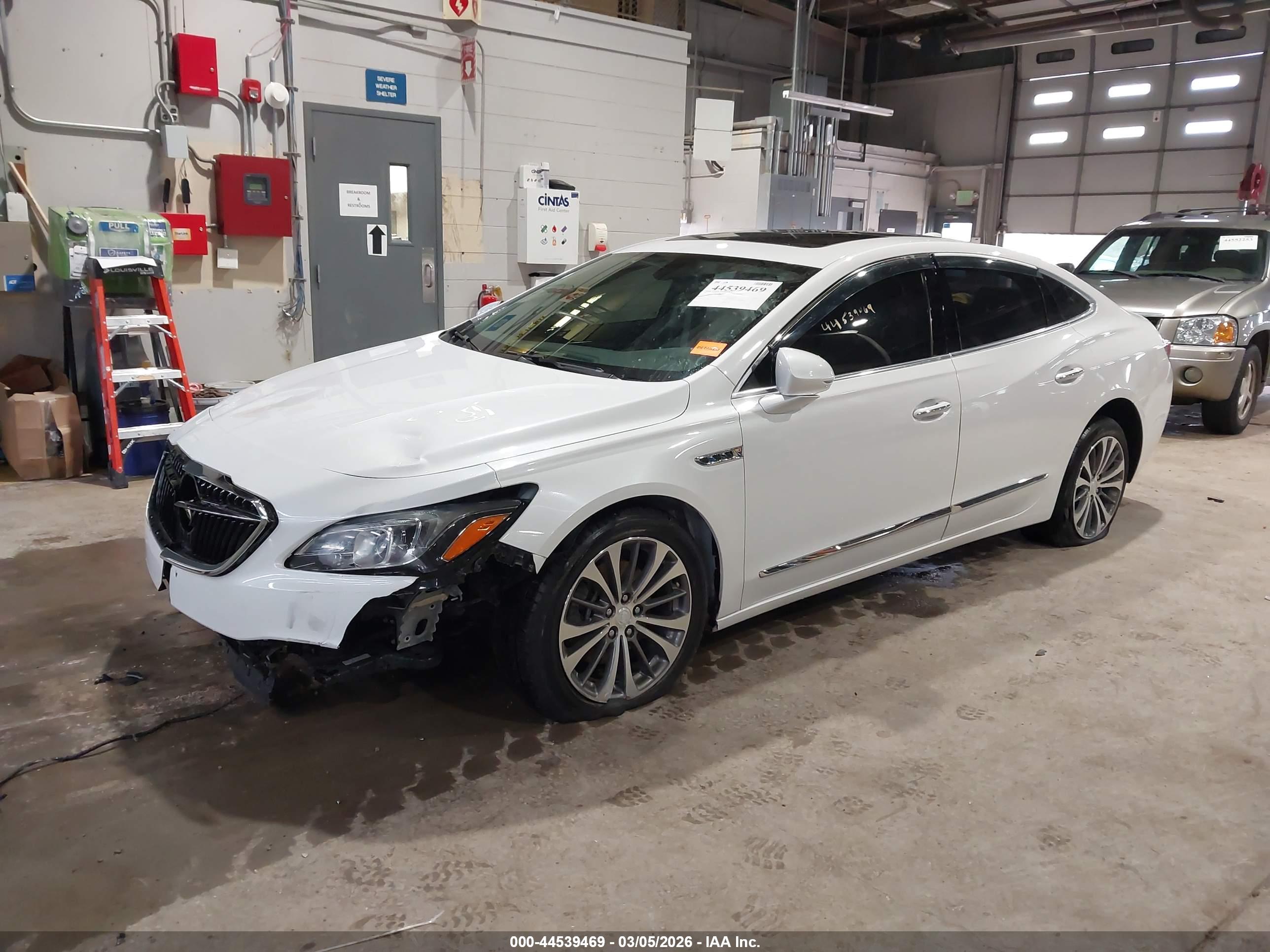 BUICK LACROSSE image 2
