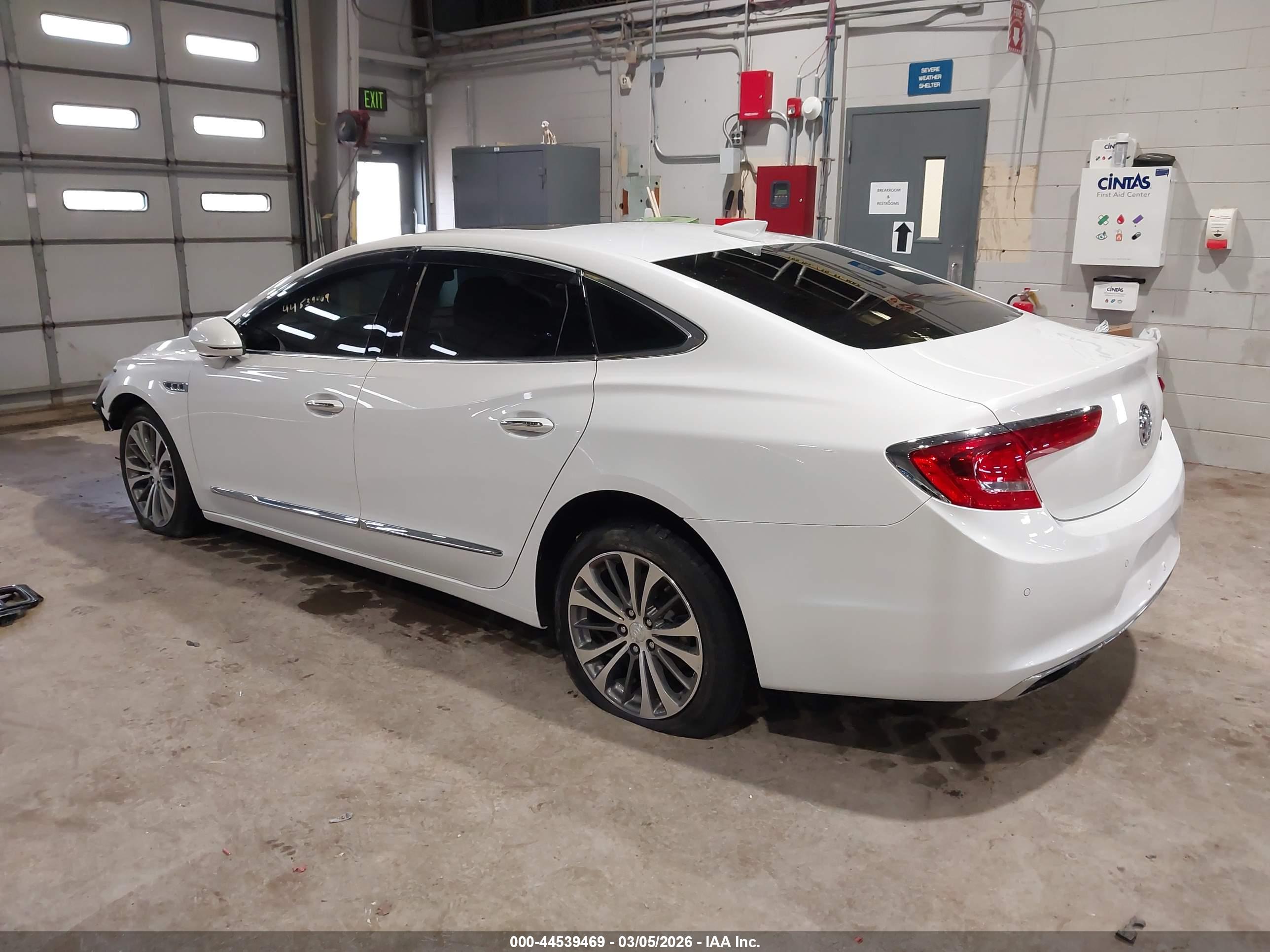 BUICK LACROSSE image 3
