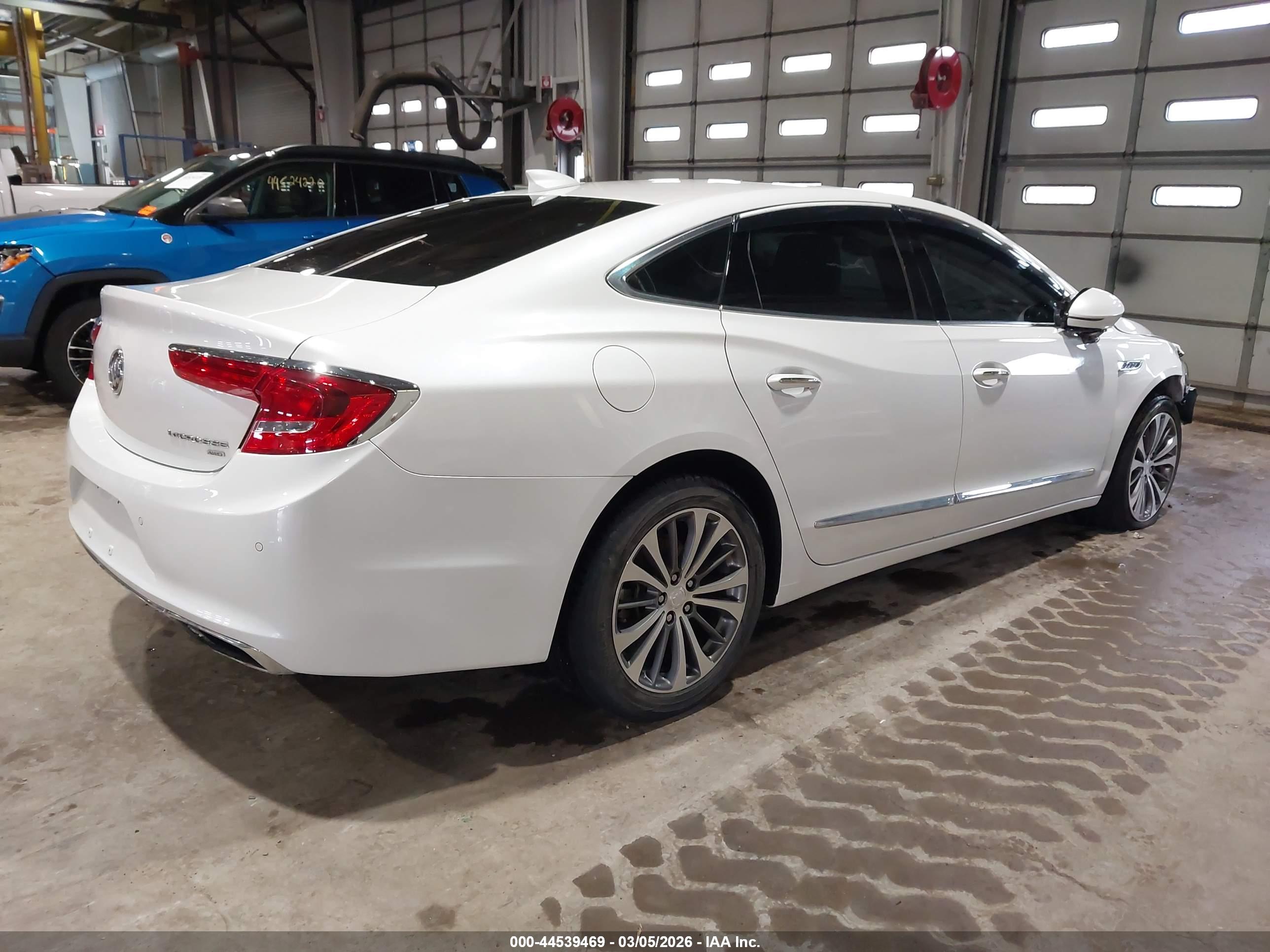 BUICK LACROSSE image 4