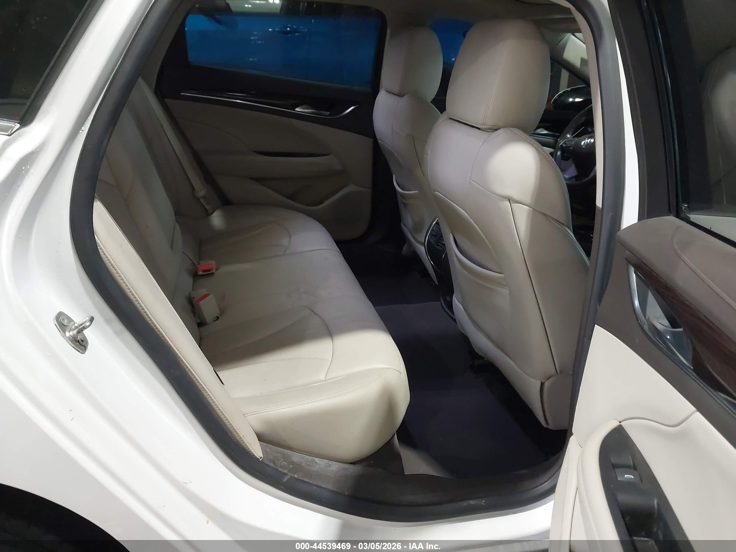 BUICK LACROSSE image 8