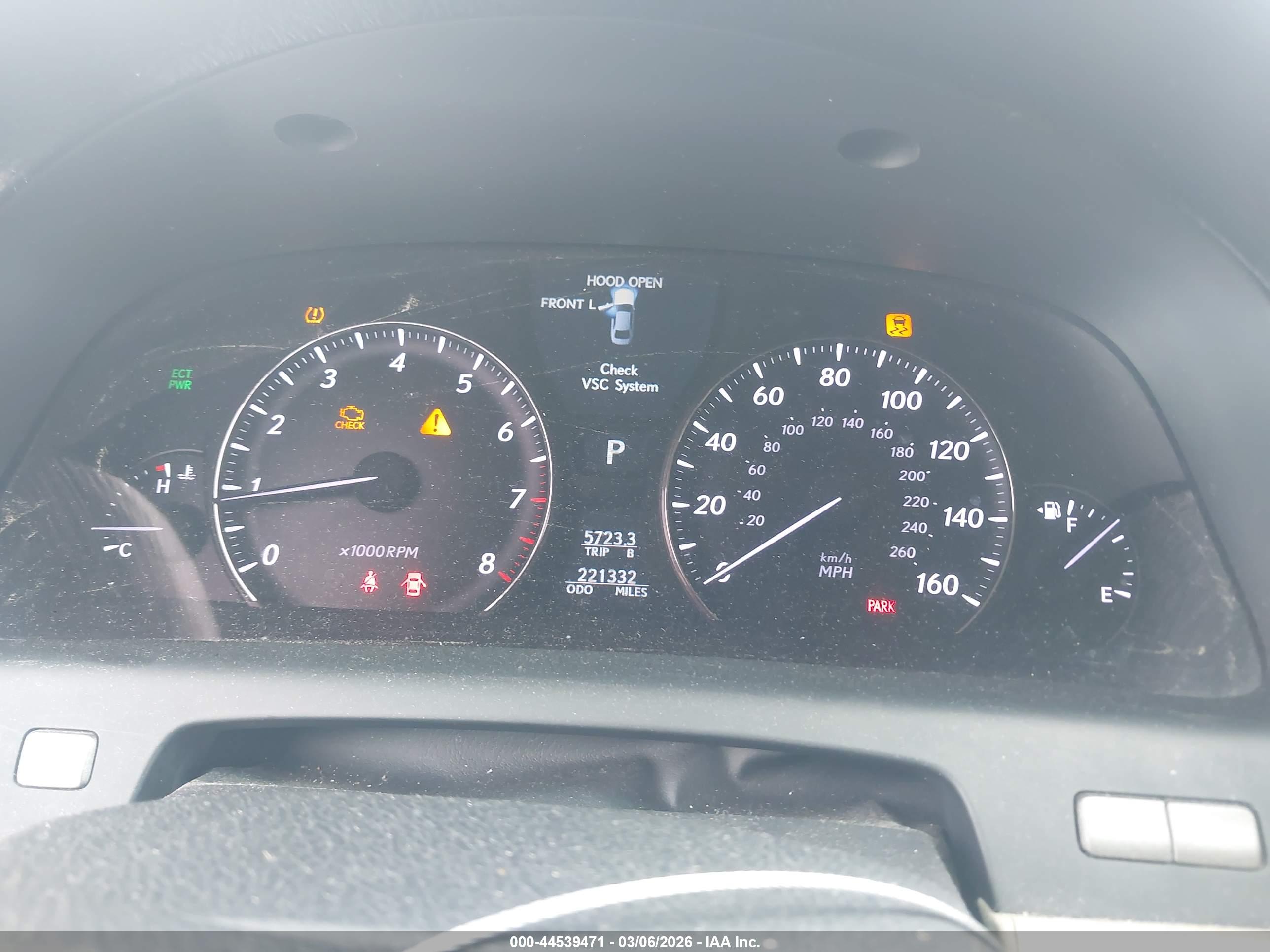 LEXUS LS image 7