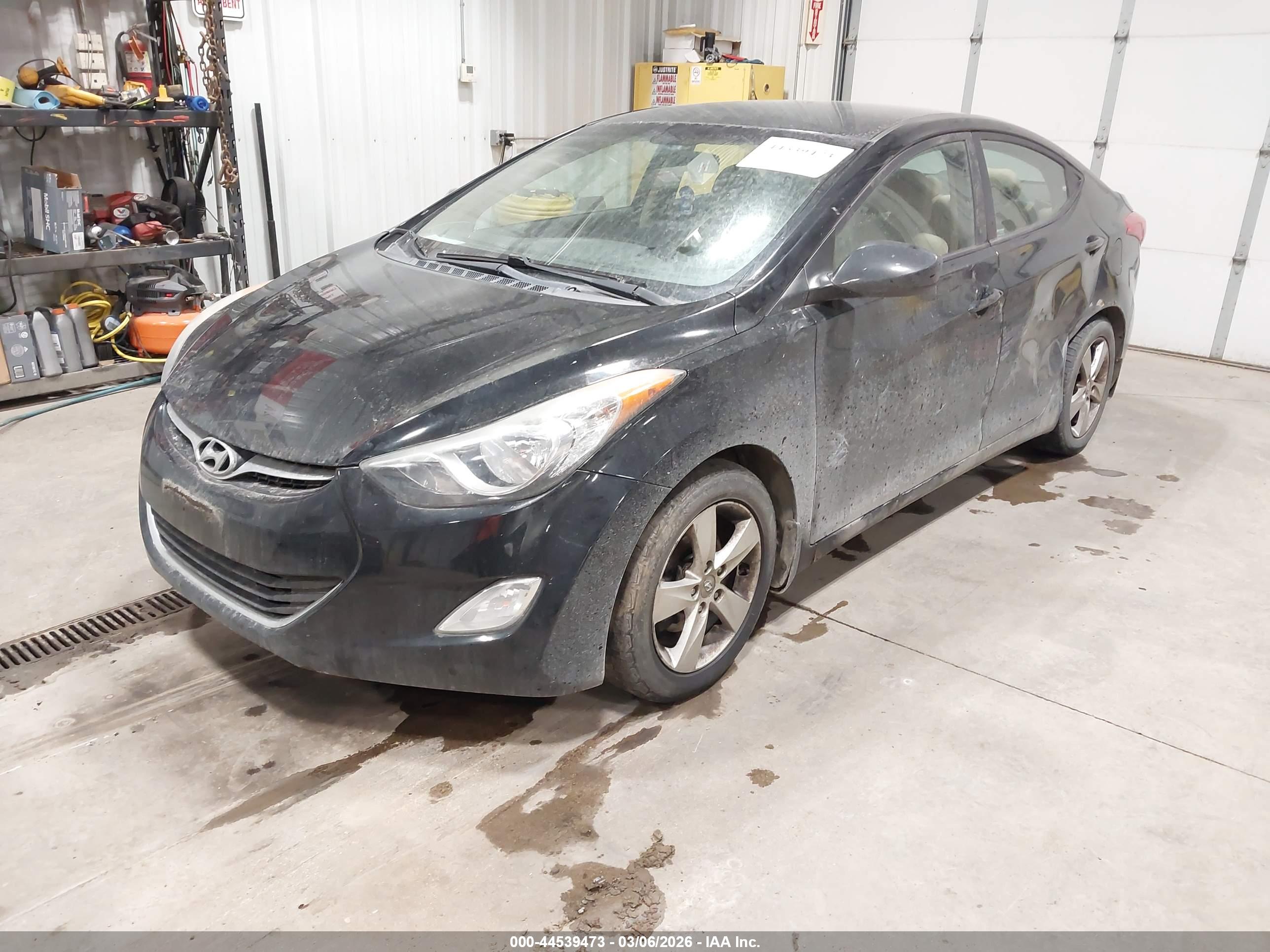 HYUNDAI ELANTRA image 2