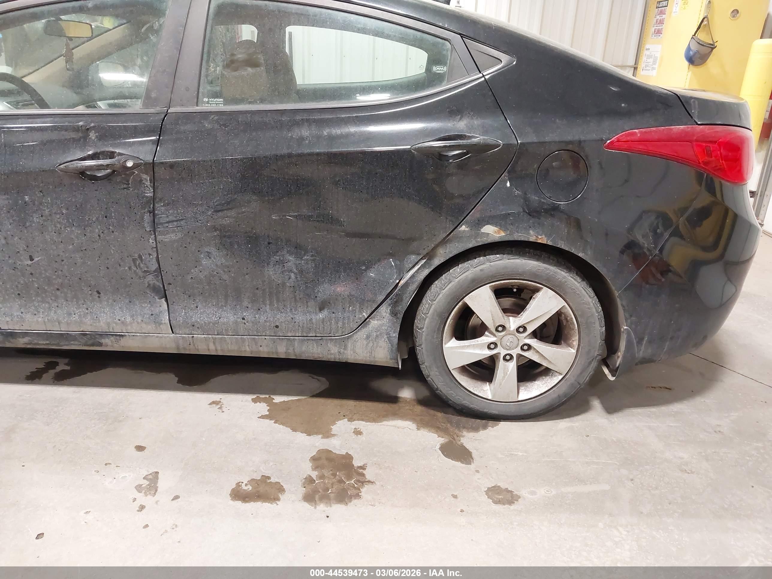 HYUNDAI ELANTRA image 6