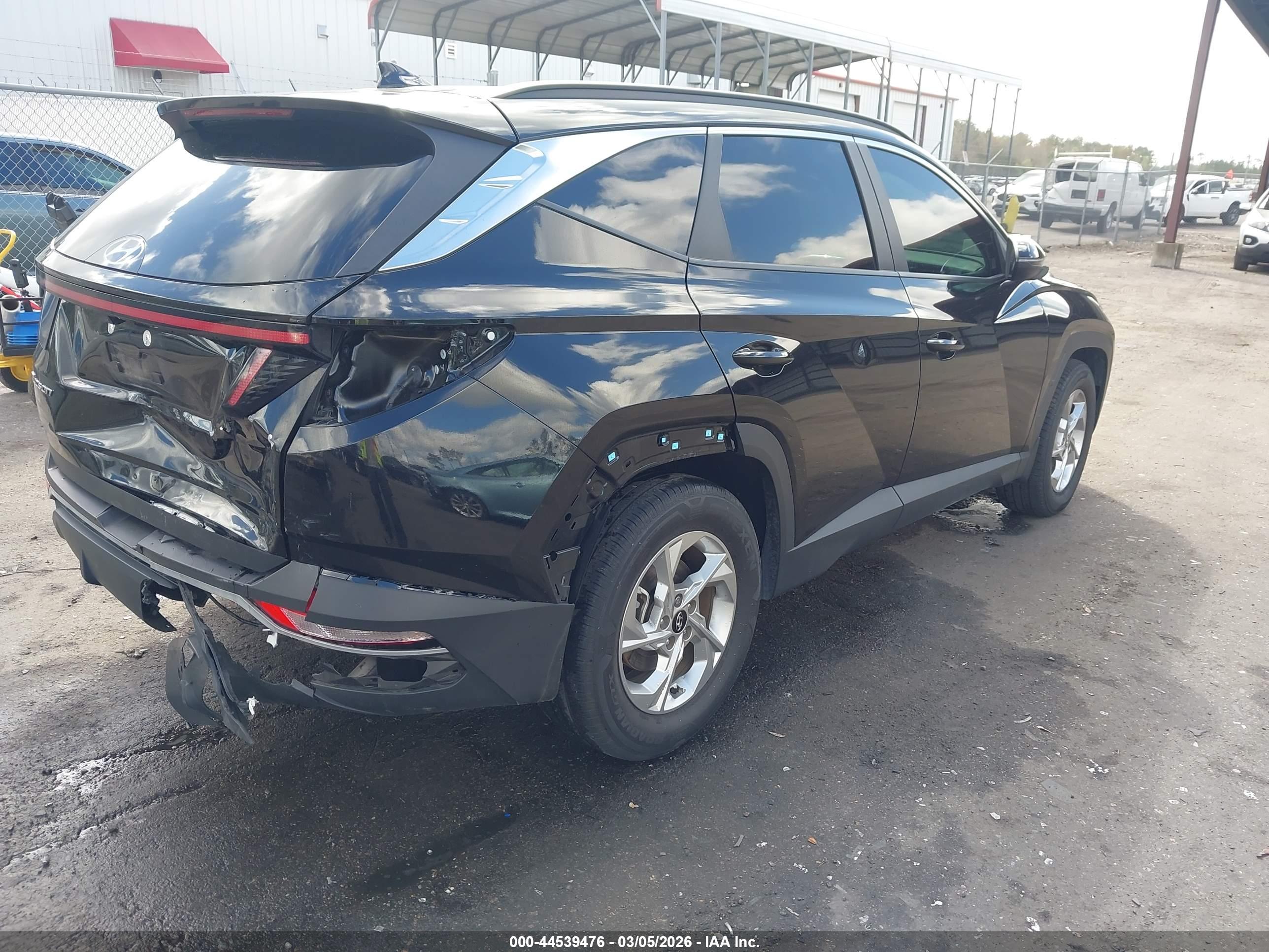 HYUNDAI TUCSON image 4