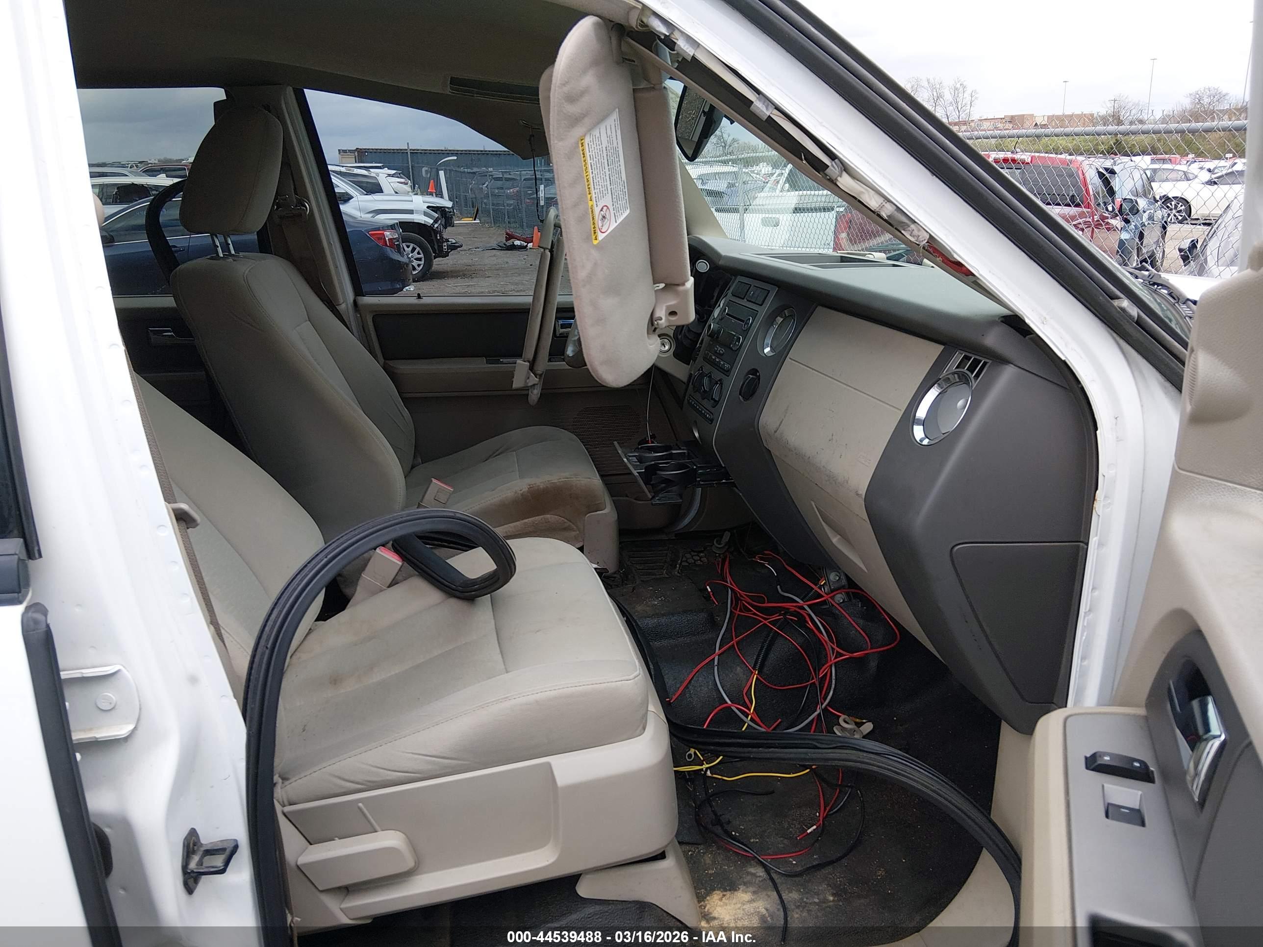 FORD EXPEDITION image 5