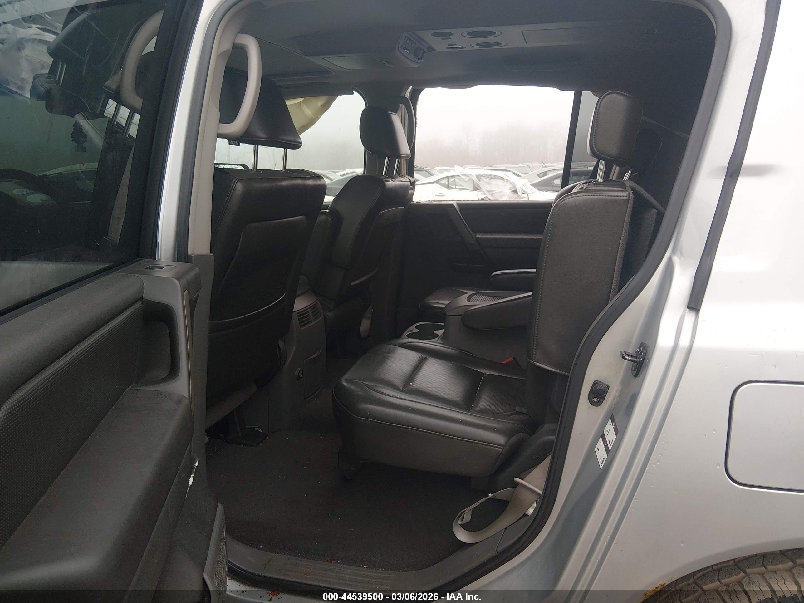 NISSAN ARMADA image 8