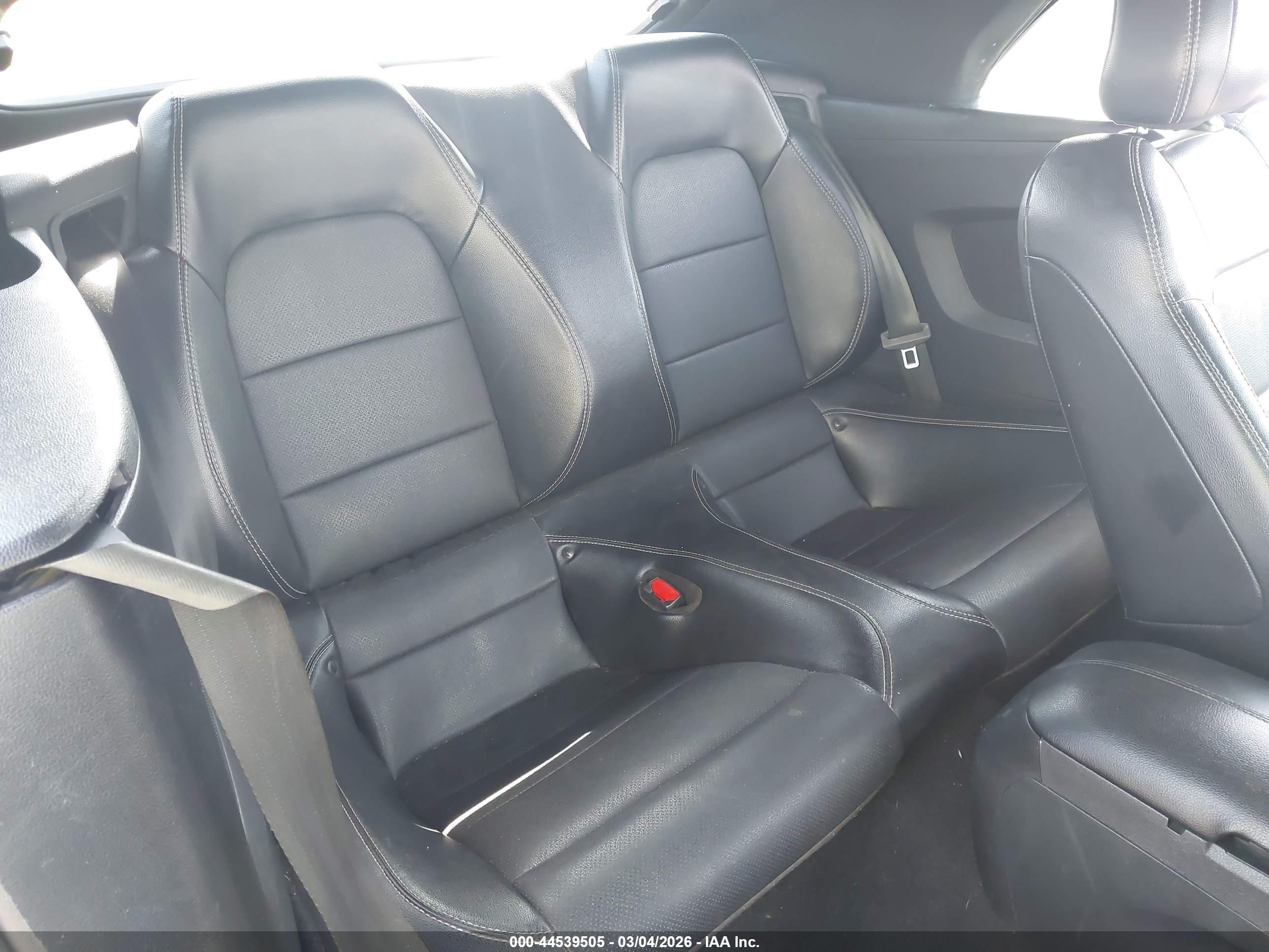 FORD MUSTANG image 8
