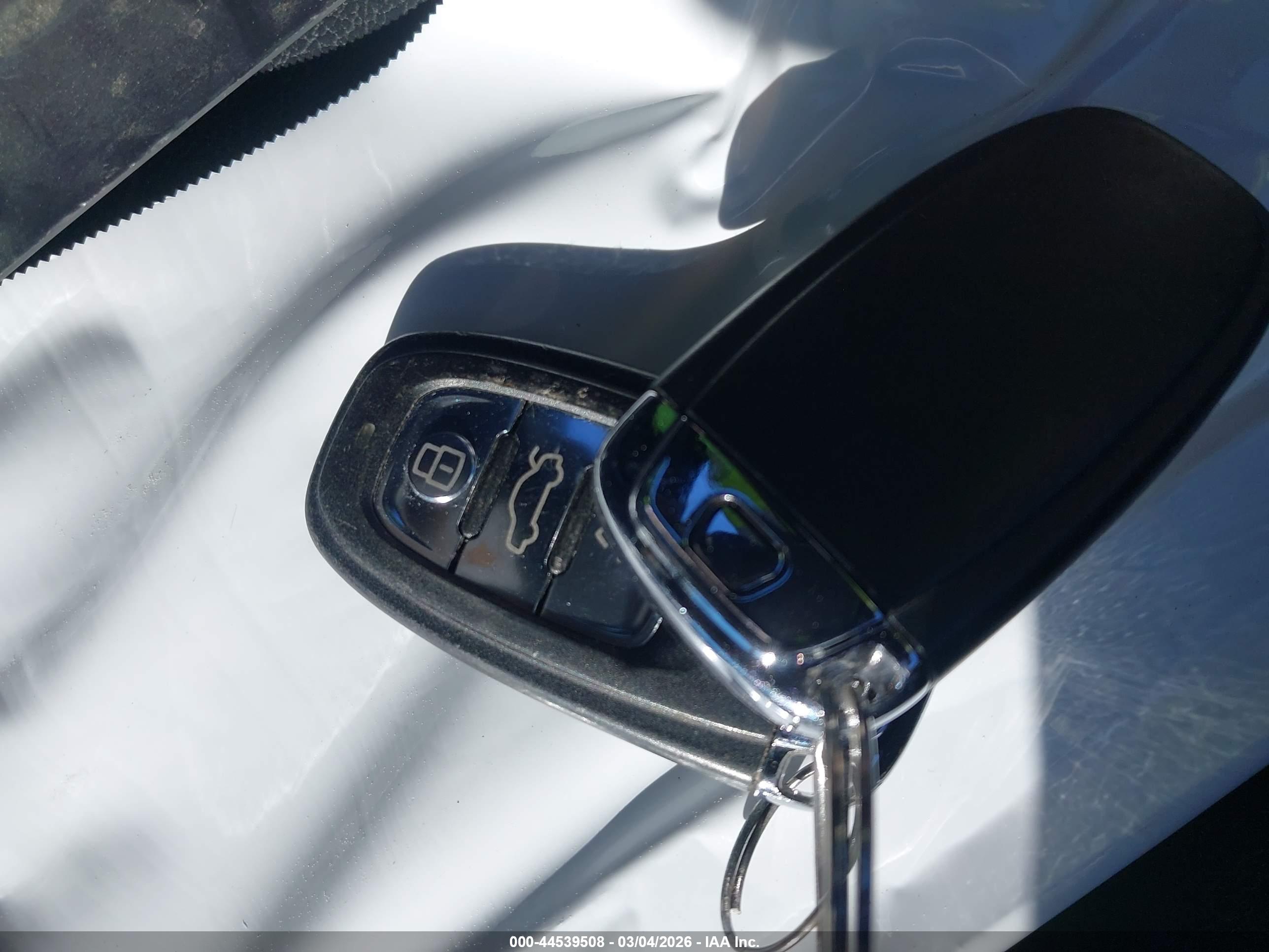 AUDI A4 image 11