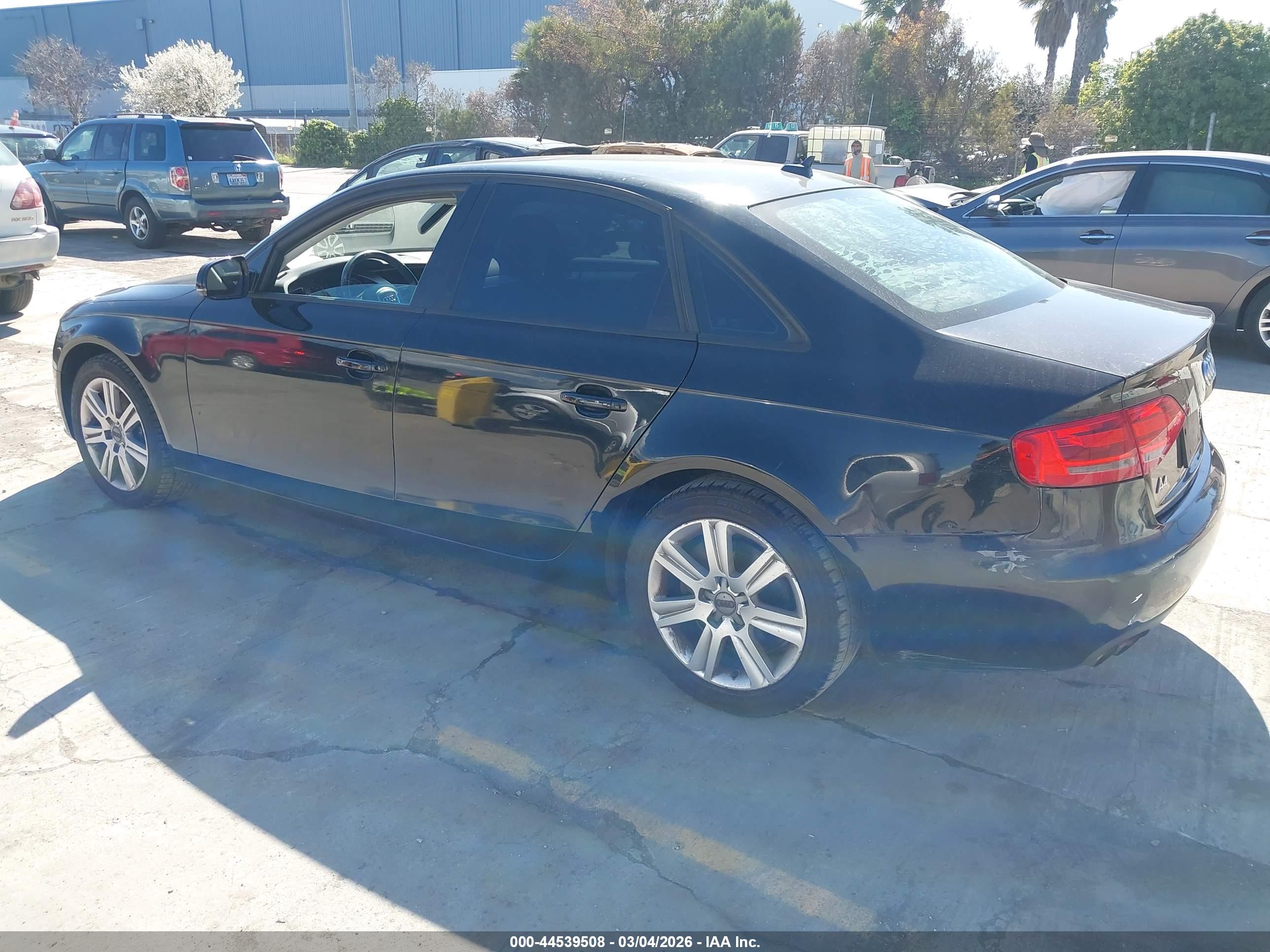 AUDI A4 image 3