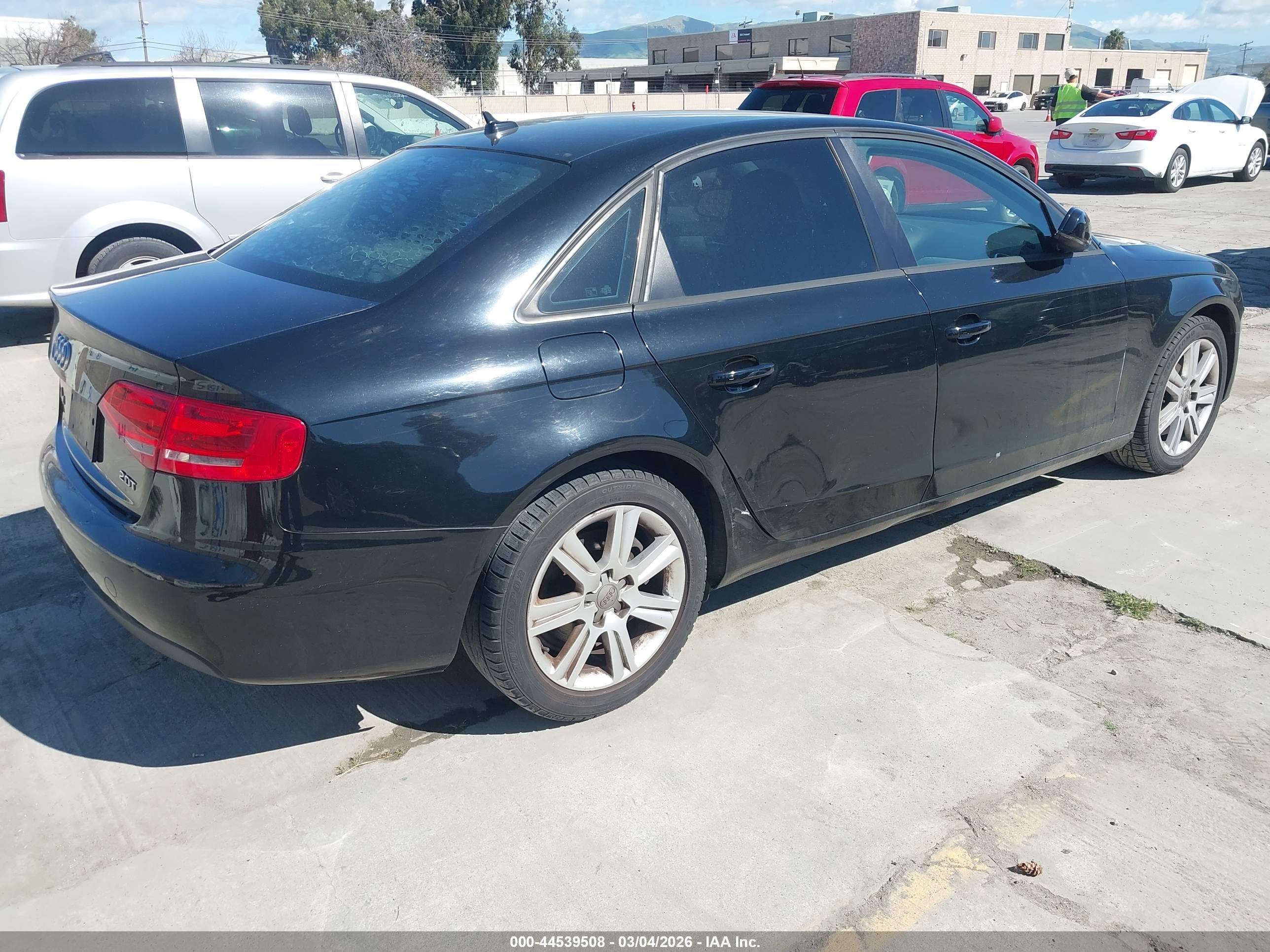 AUDI A4 image 4