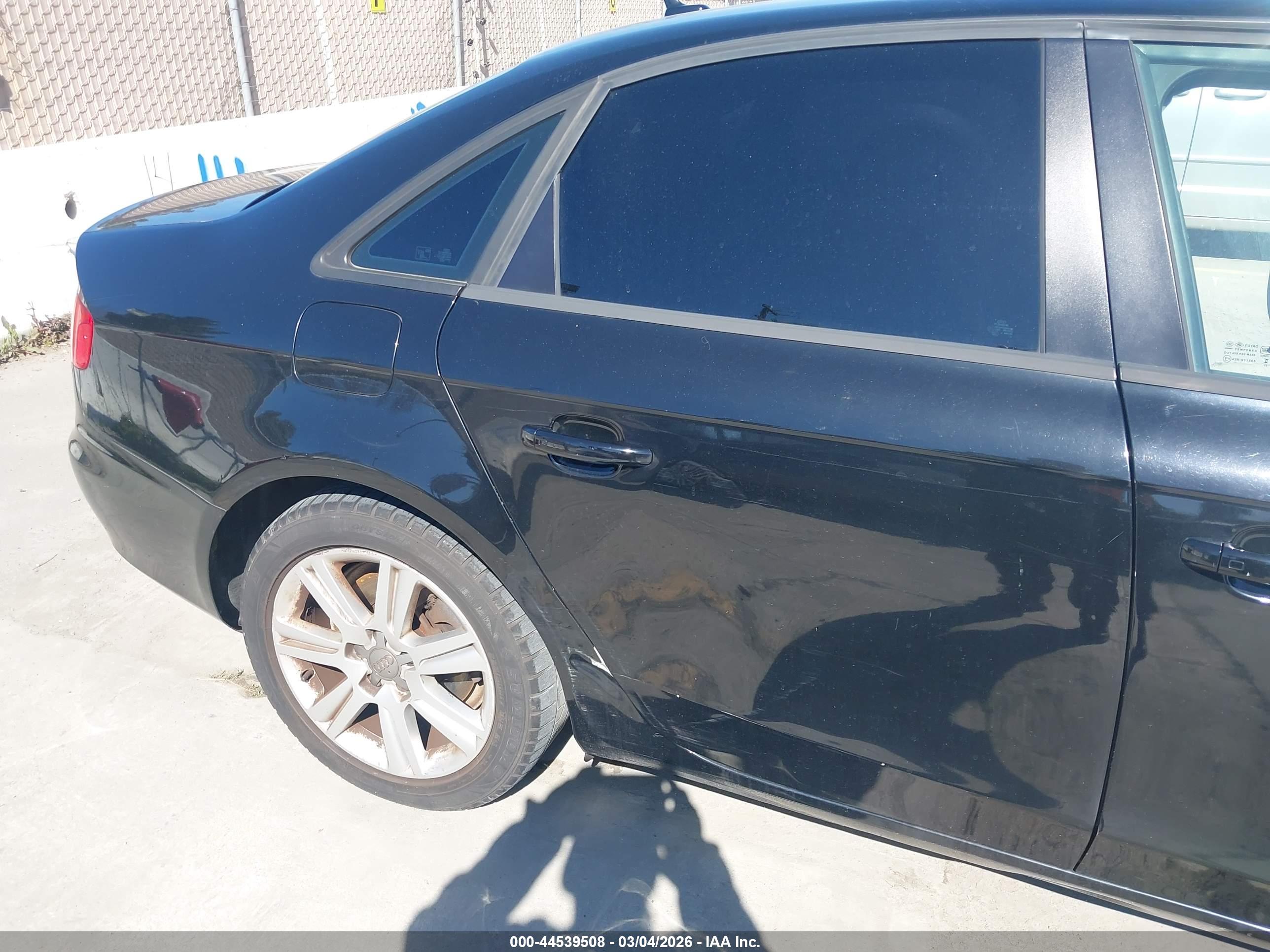 AUDI A4 image 6