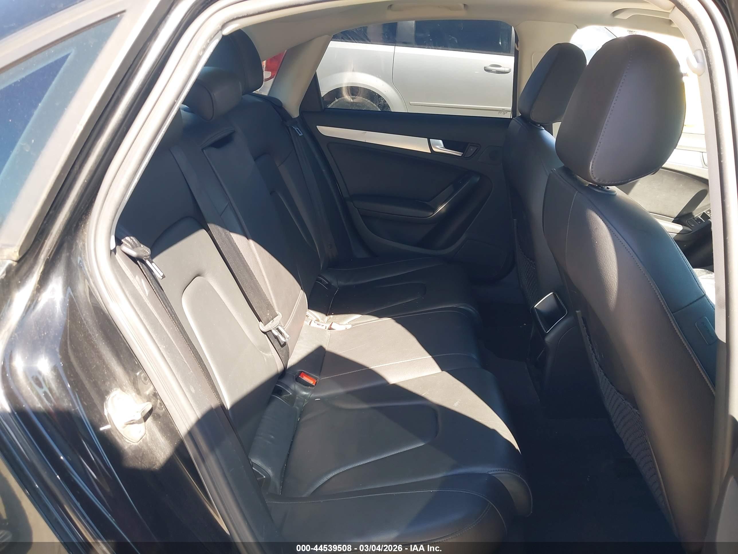 AUDI A4 image 8