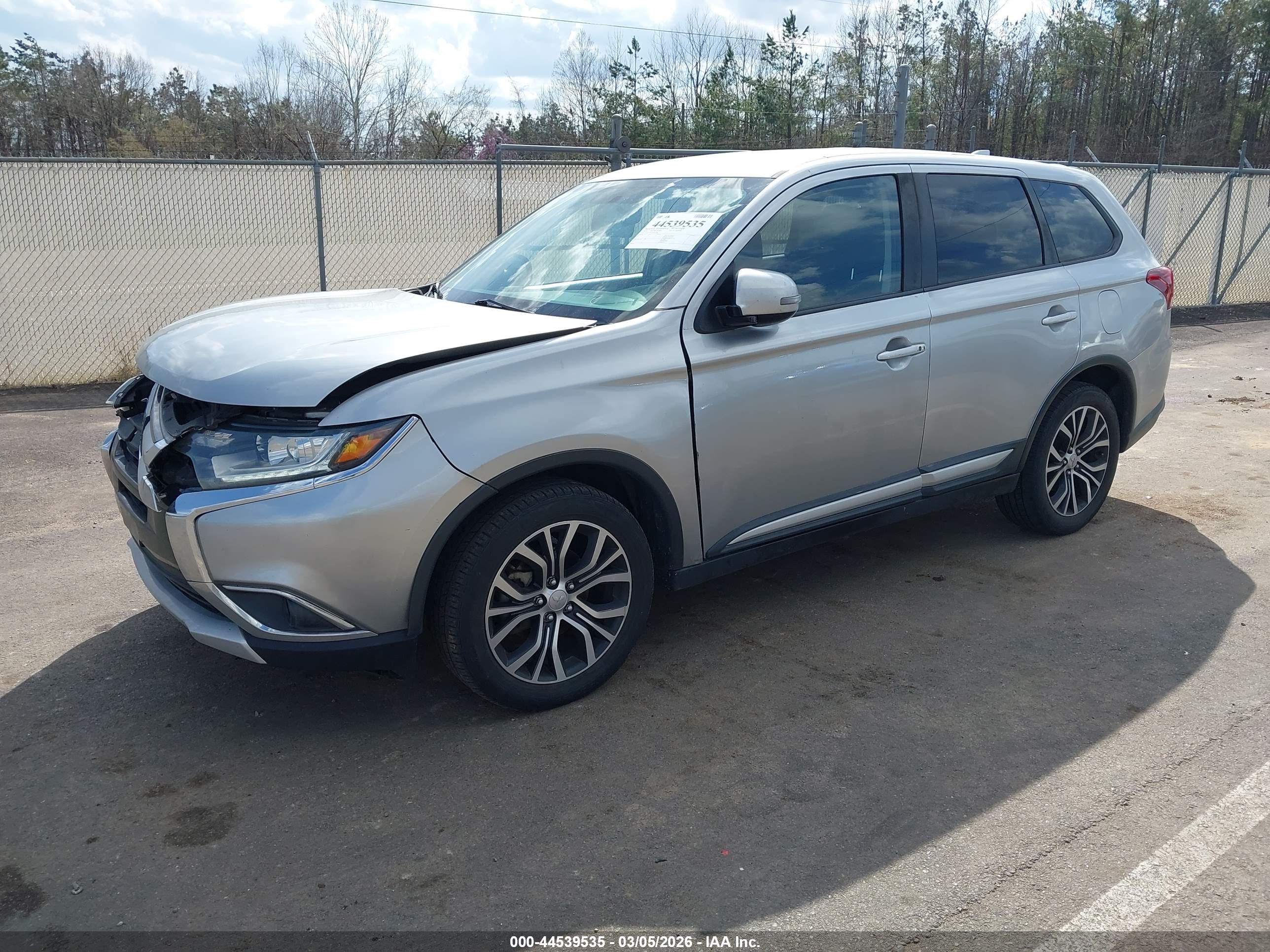 MITSUBISHI OUTLANDER image 2