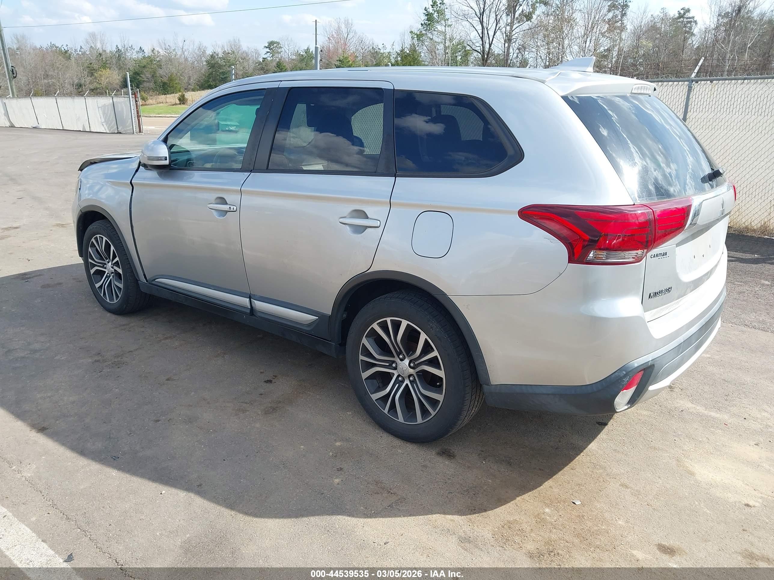 MITSUBISHI OUTLANDER image 3
