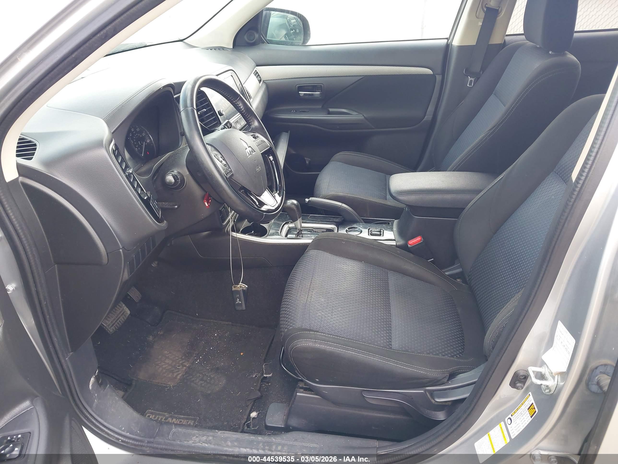 MITSUBISHI OUTLANDER image 5