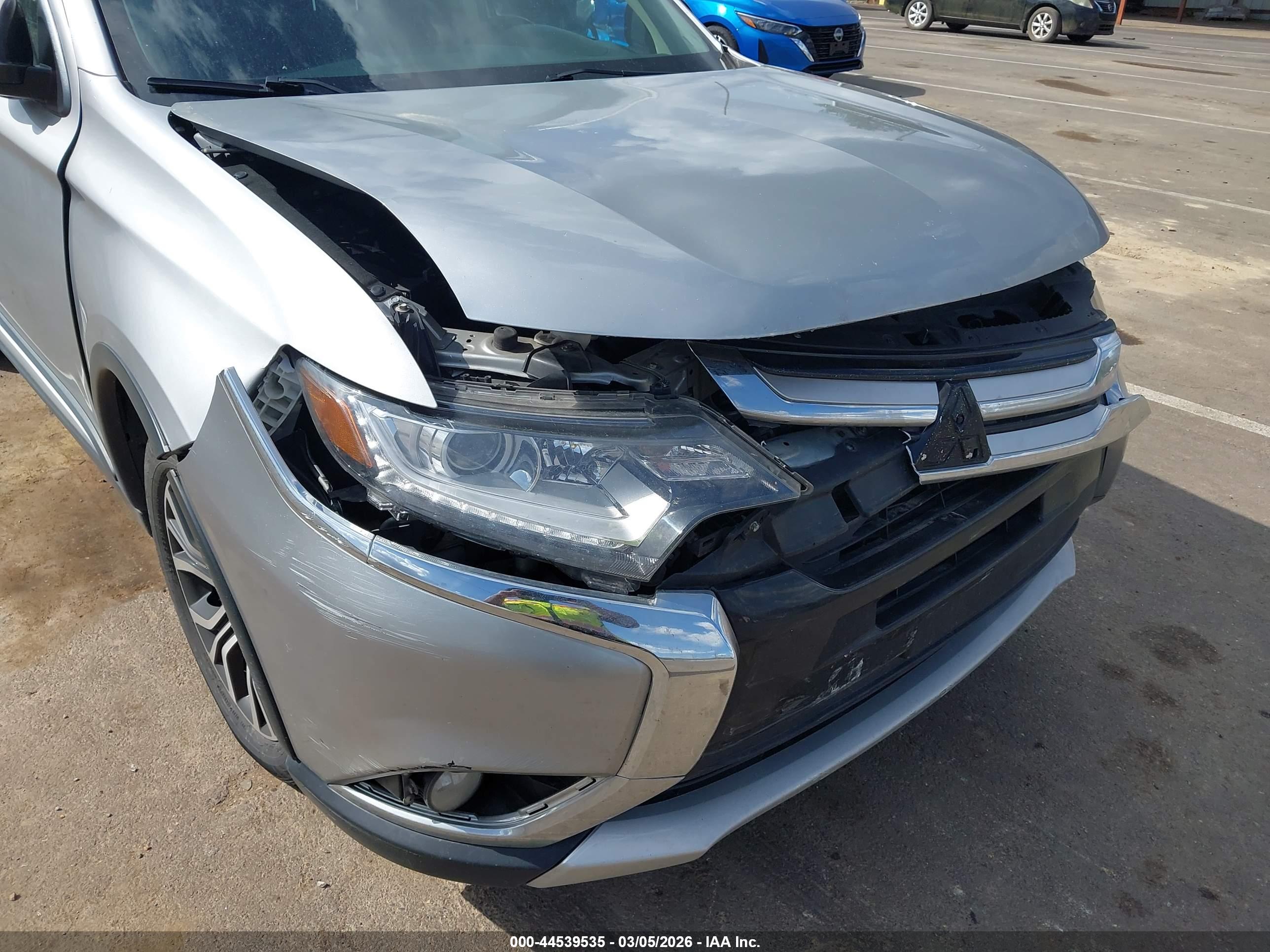 MITSUBISHI OUTLANDER image 6