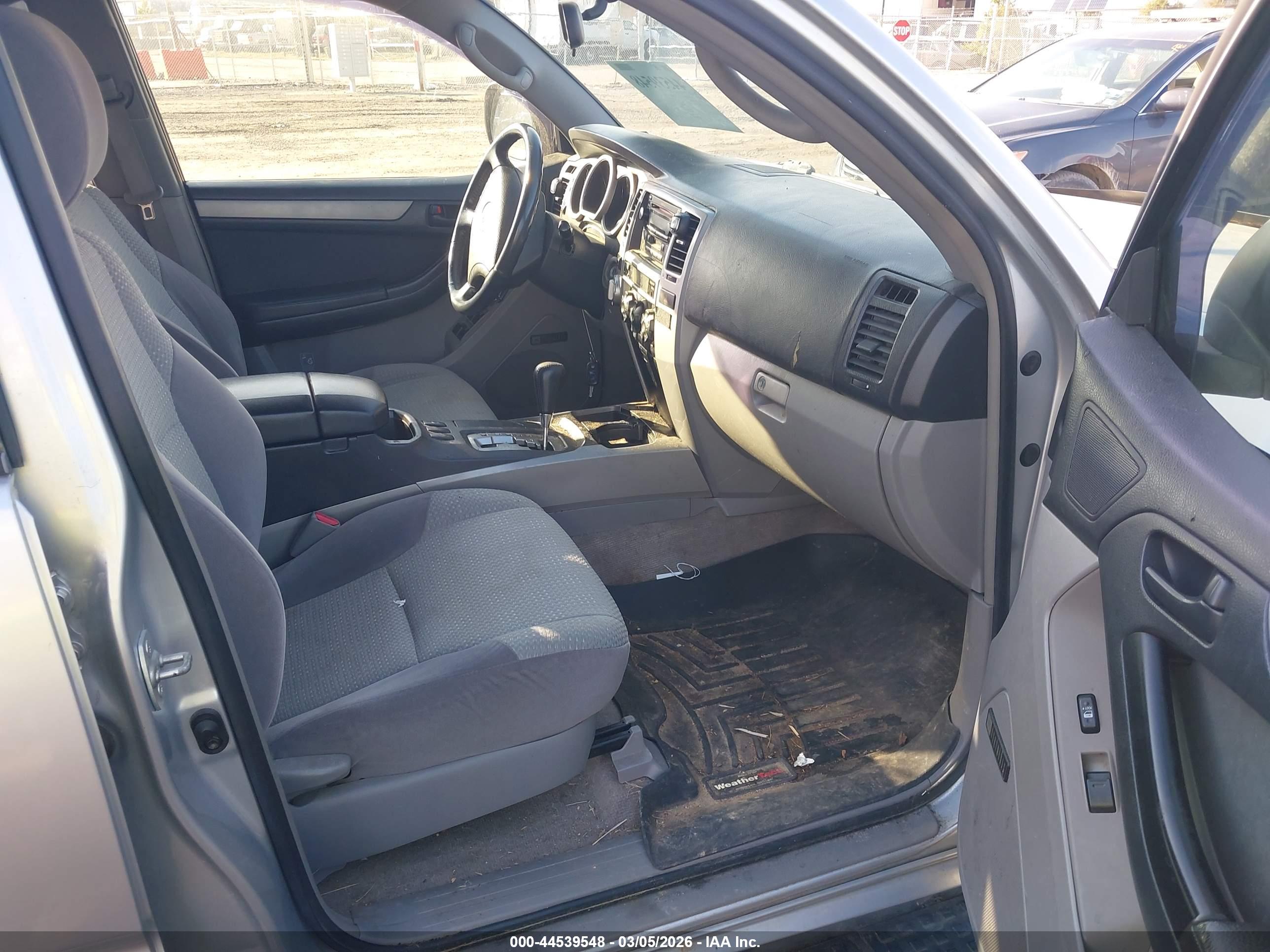 TOYOTA 4RUNNER image 5
