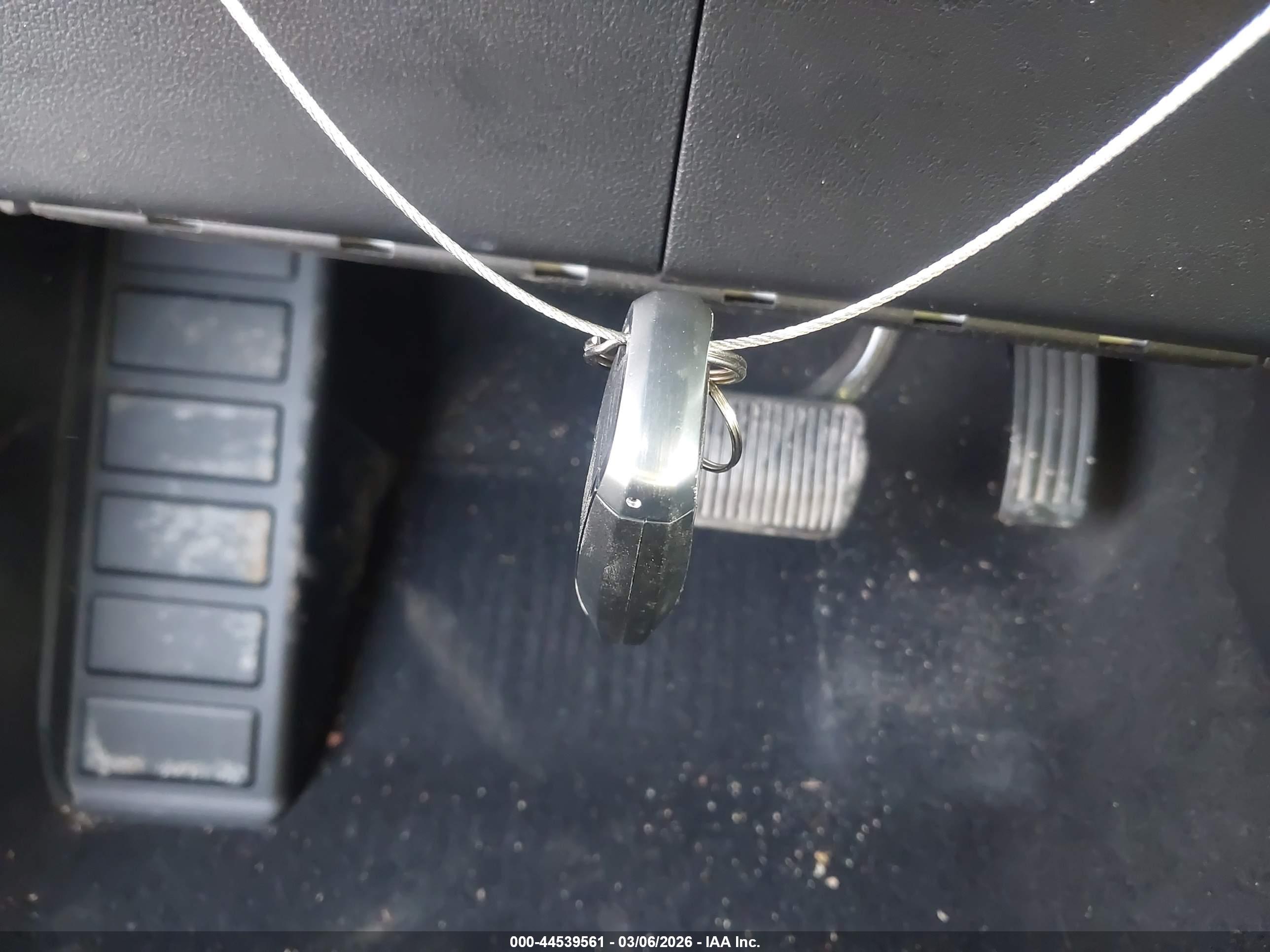 FORD ESCAPE image 11
