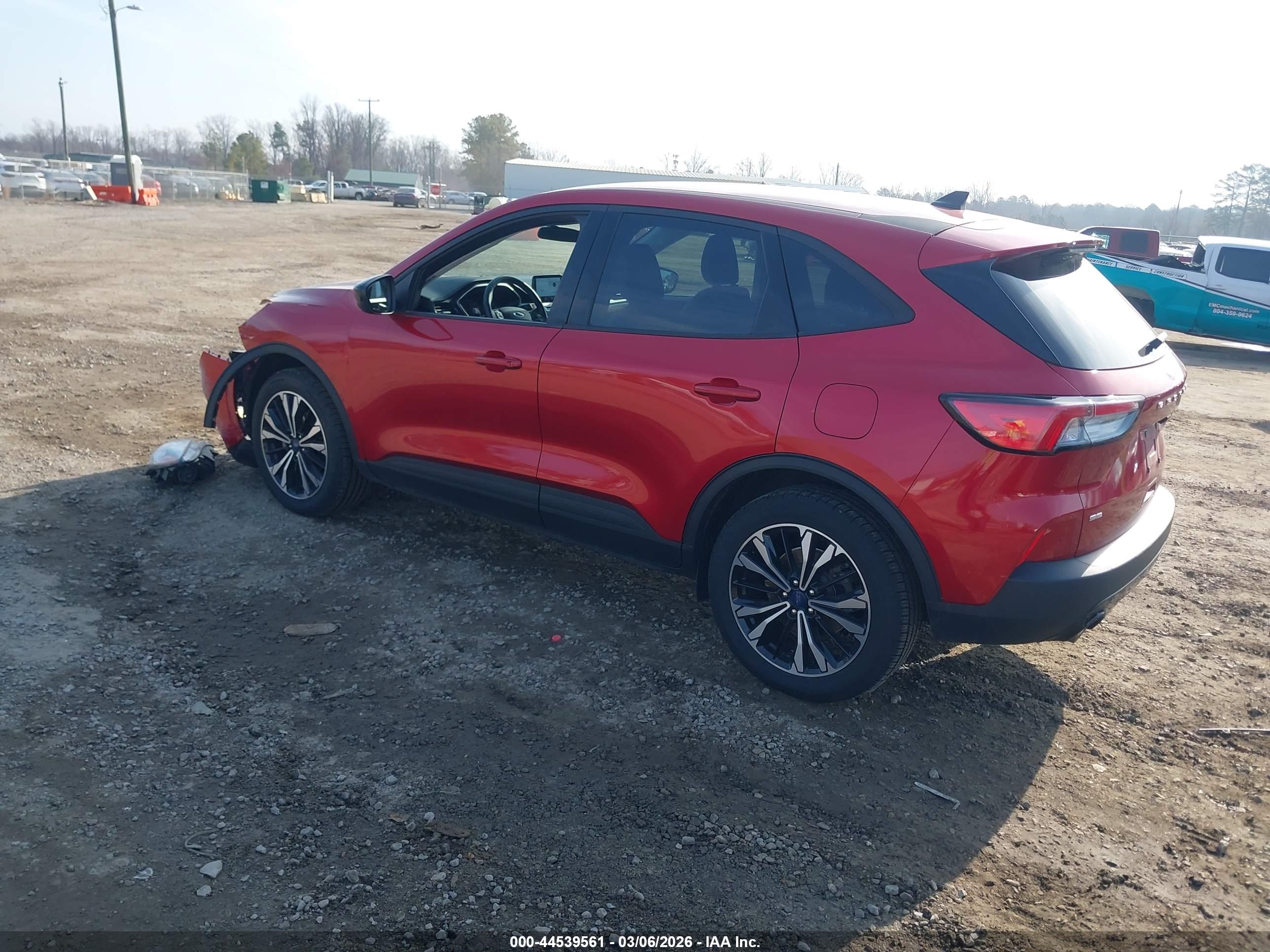 FORD ESCAPE image 3