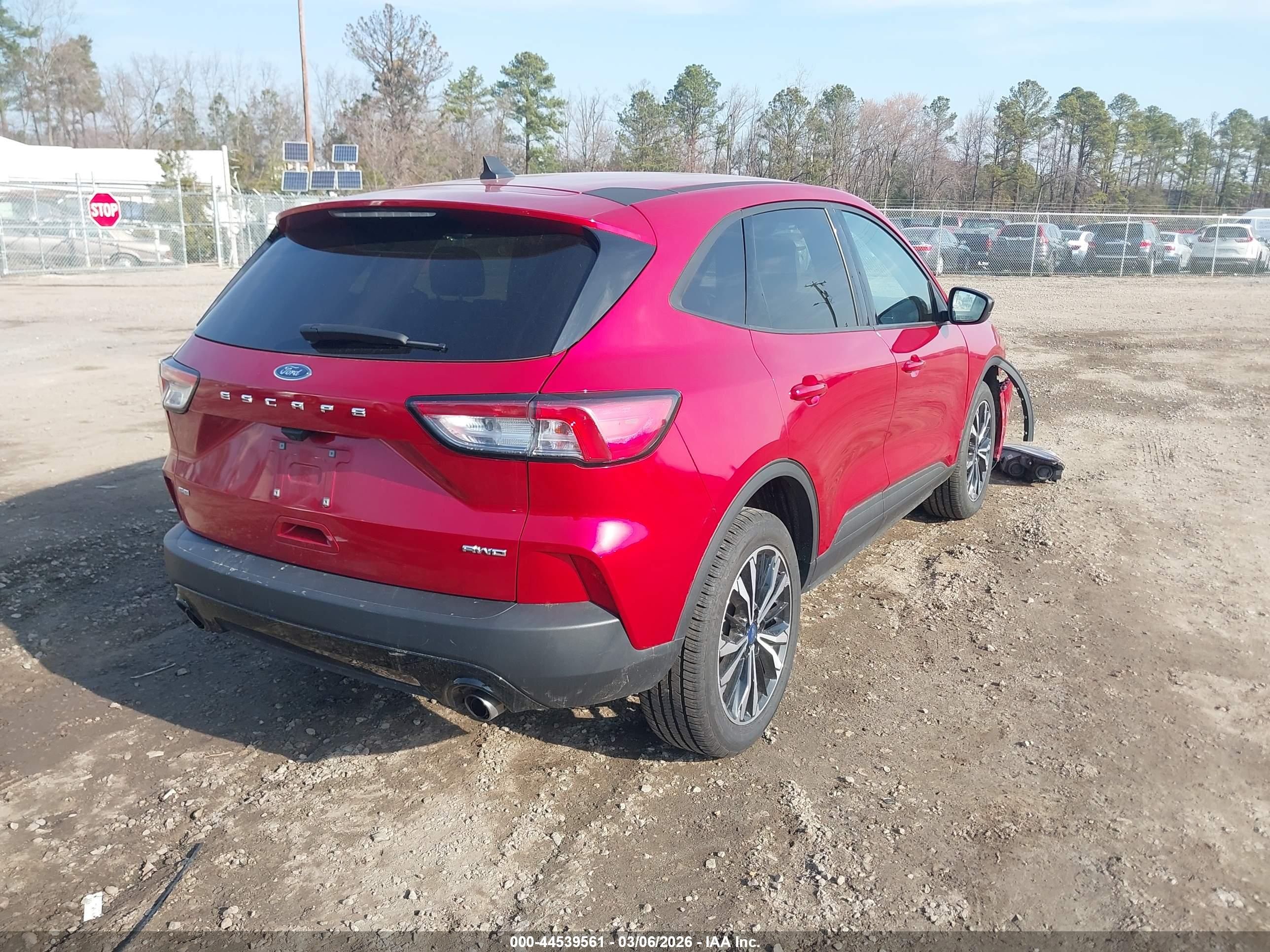 FORD ESCAPE image 4