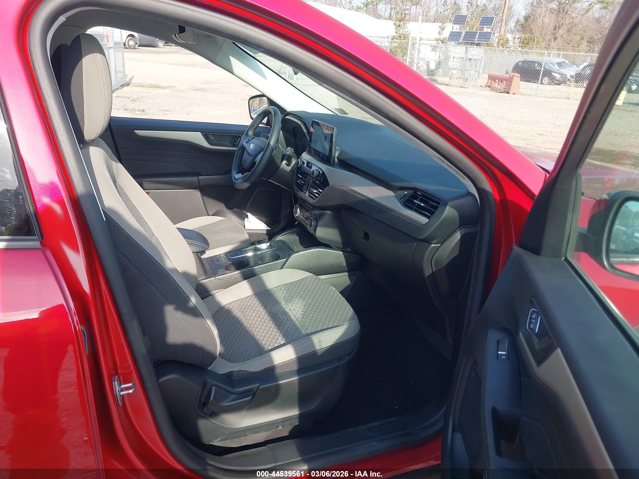 FORD ESCAPE image 5