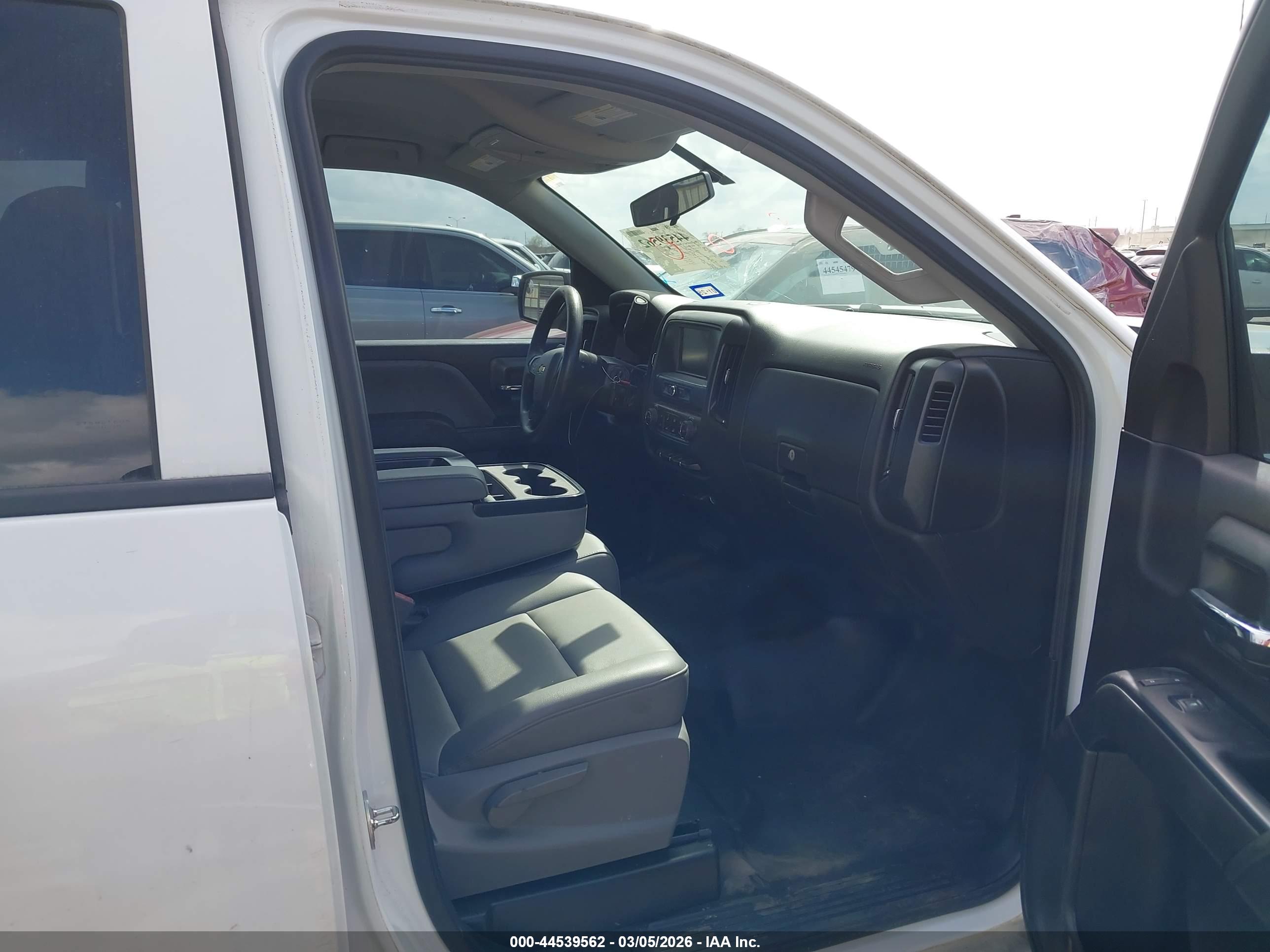 CHEVROLET SILVERADO image 5