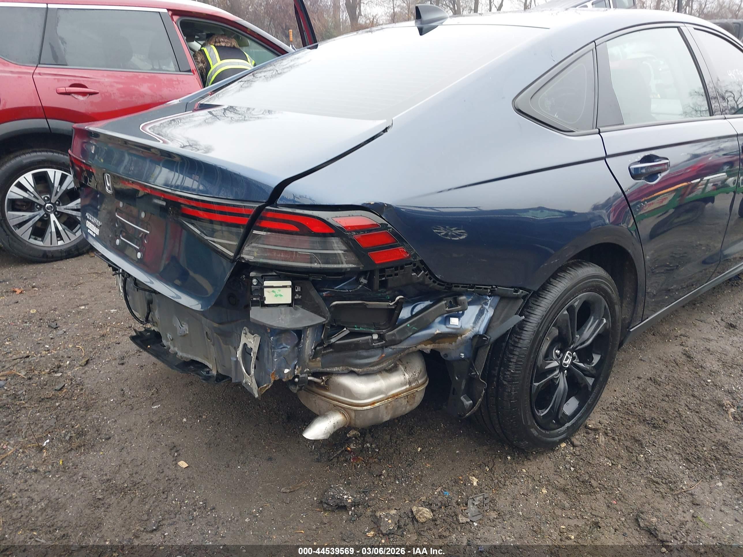 HONDA ACCORD image 6