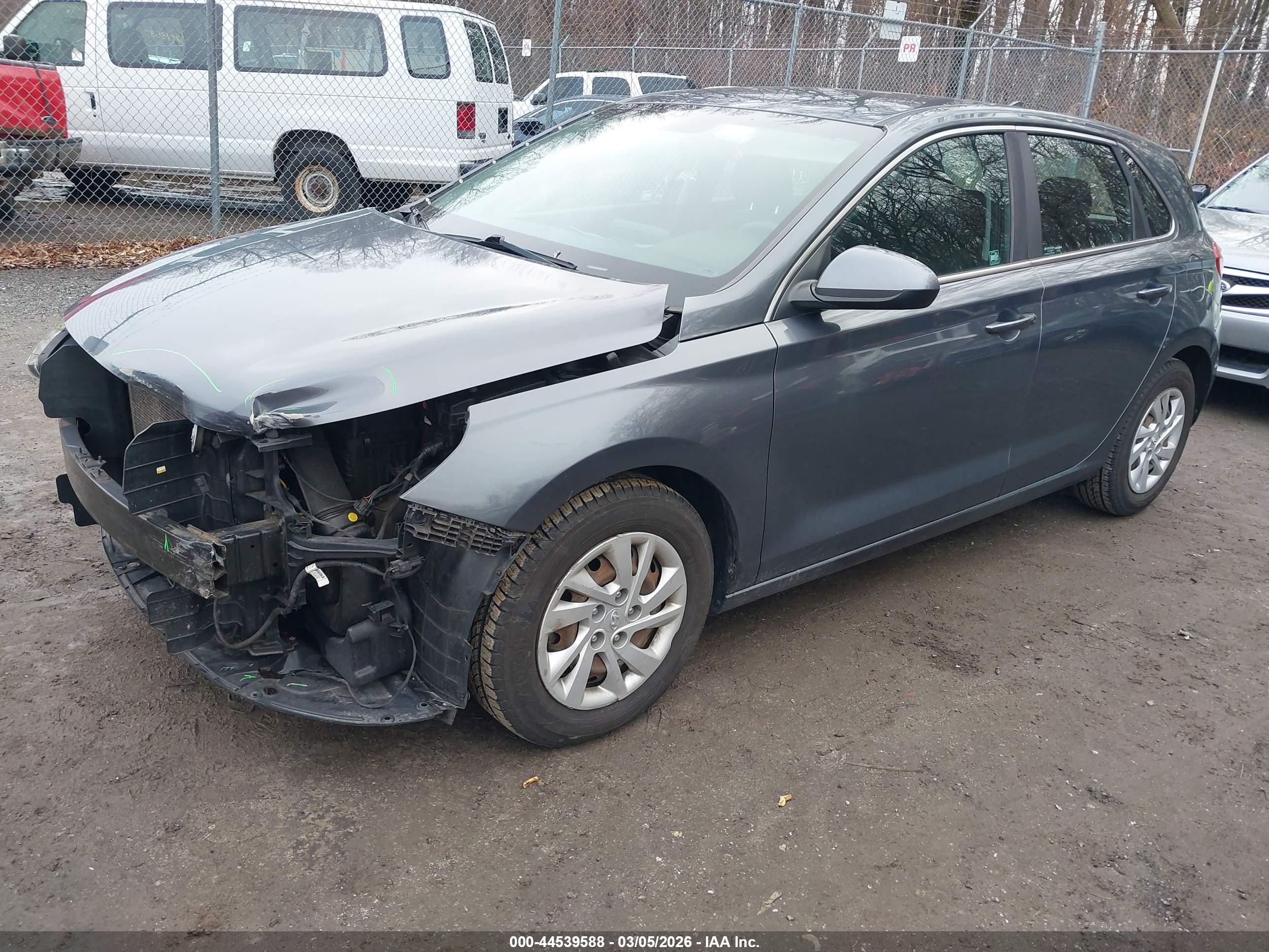 HYUNDAI ELANTRA image 2
