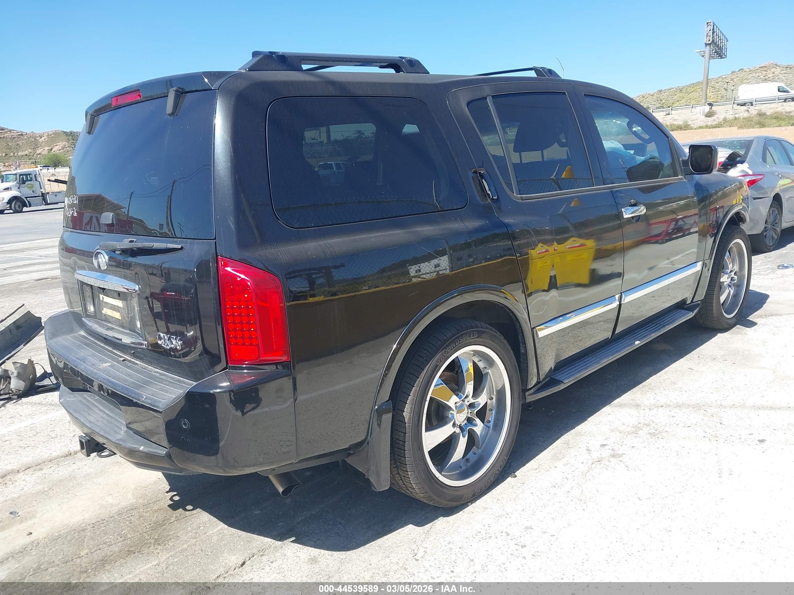 INFINITI QX56 image 4