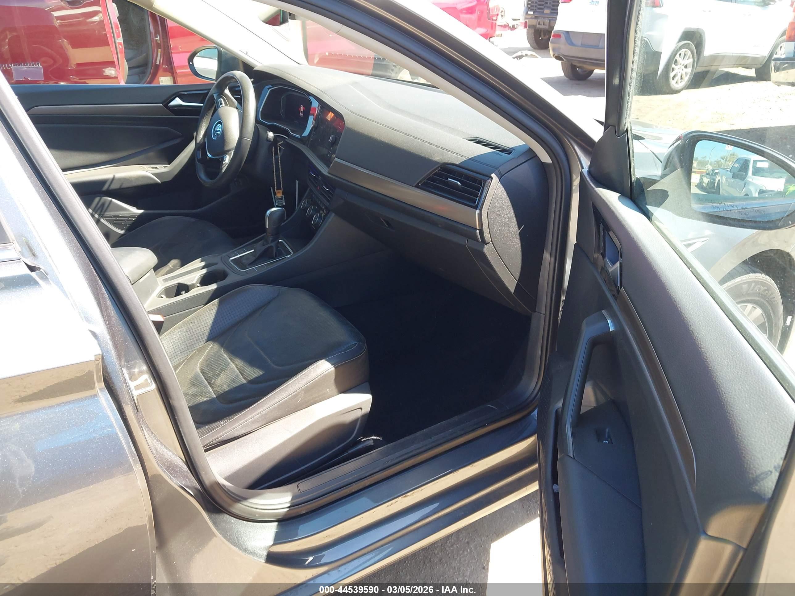 VOLKSWAGEN JETTA image 5