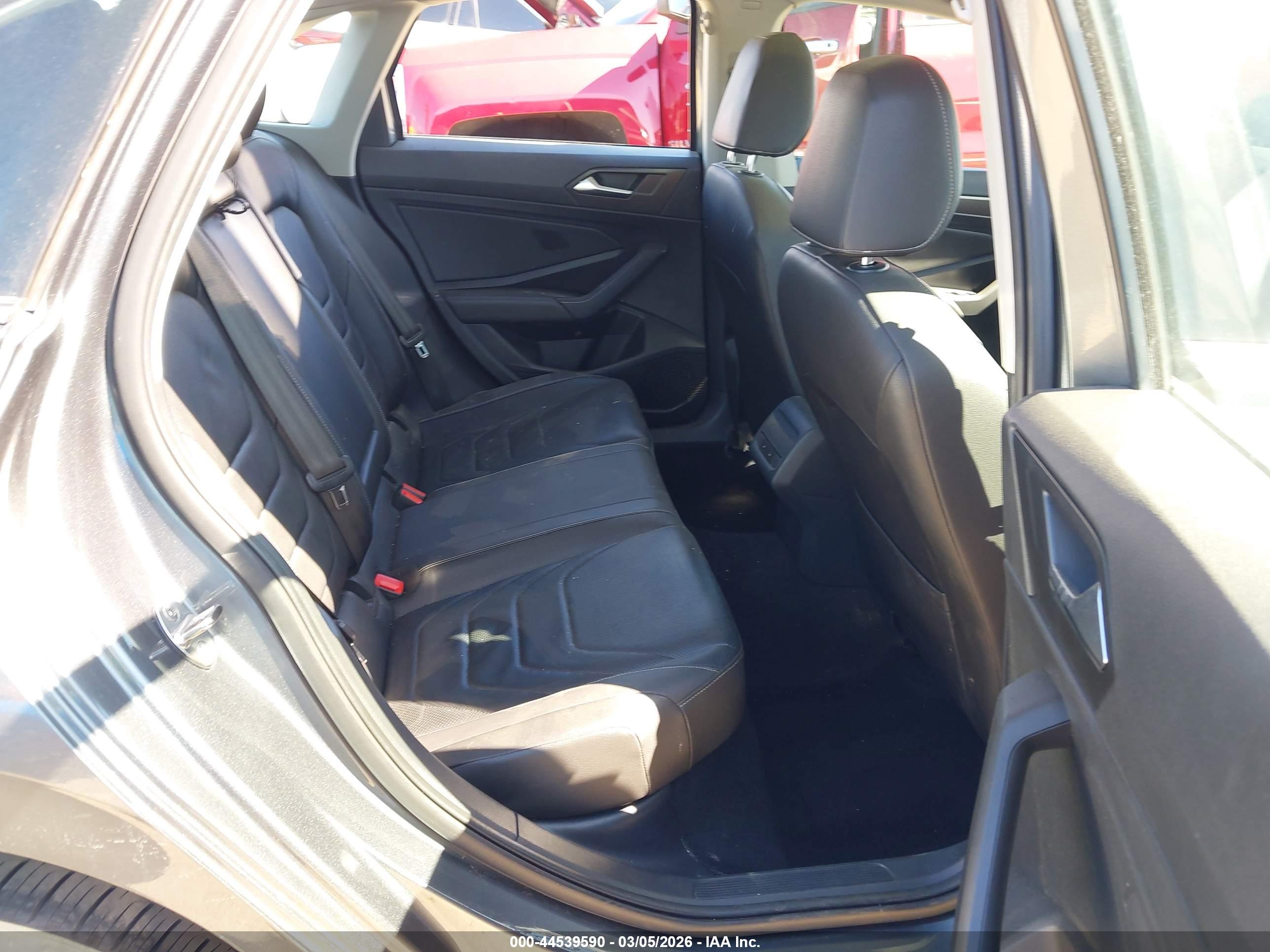 VOLKSWAGEN JETTA image 8
