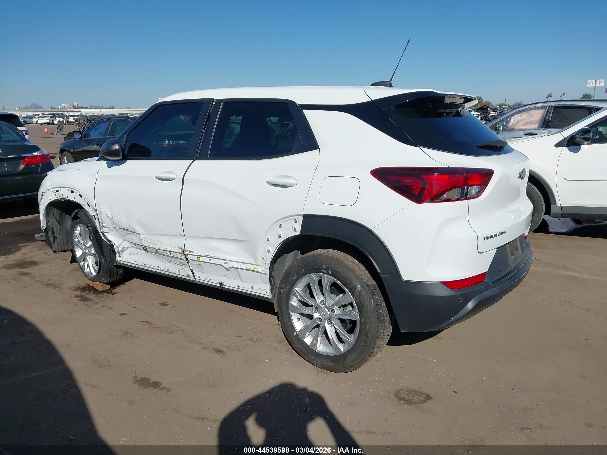 CHEVROLET TRAILBLAZER image 3