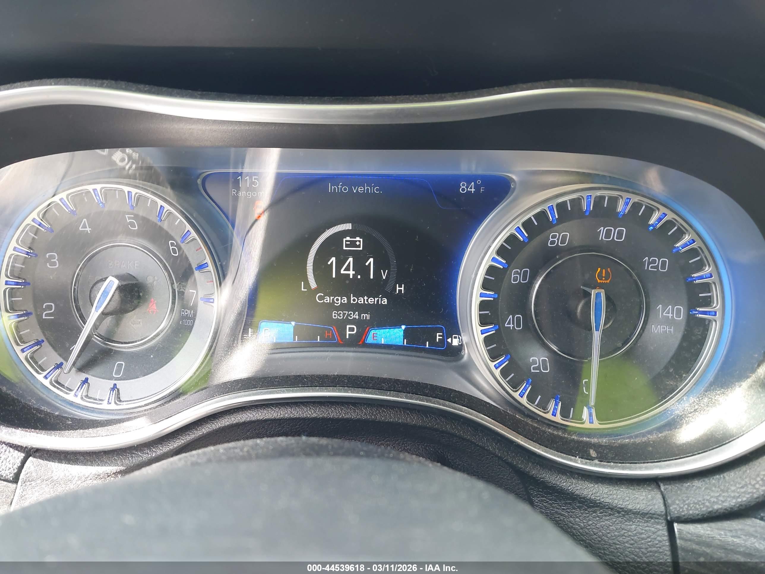 CHRYSLER 300 image 7