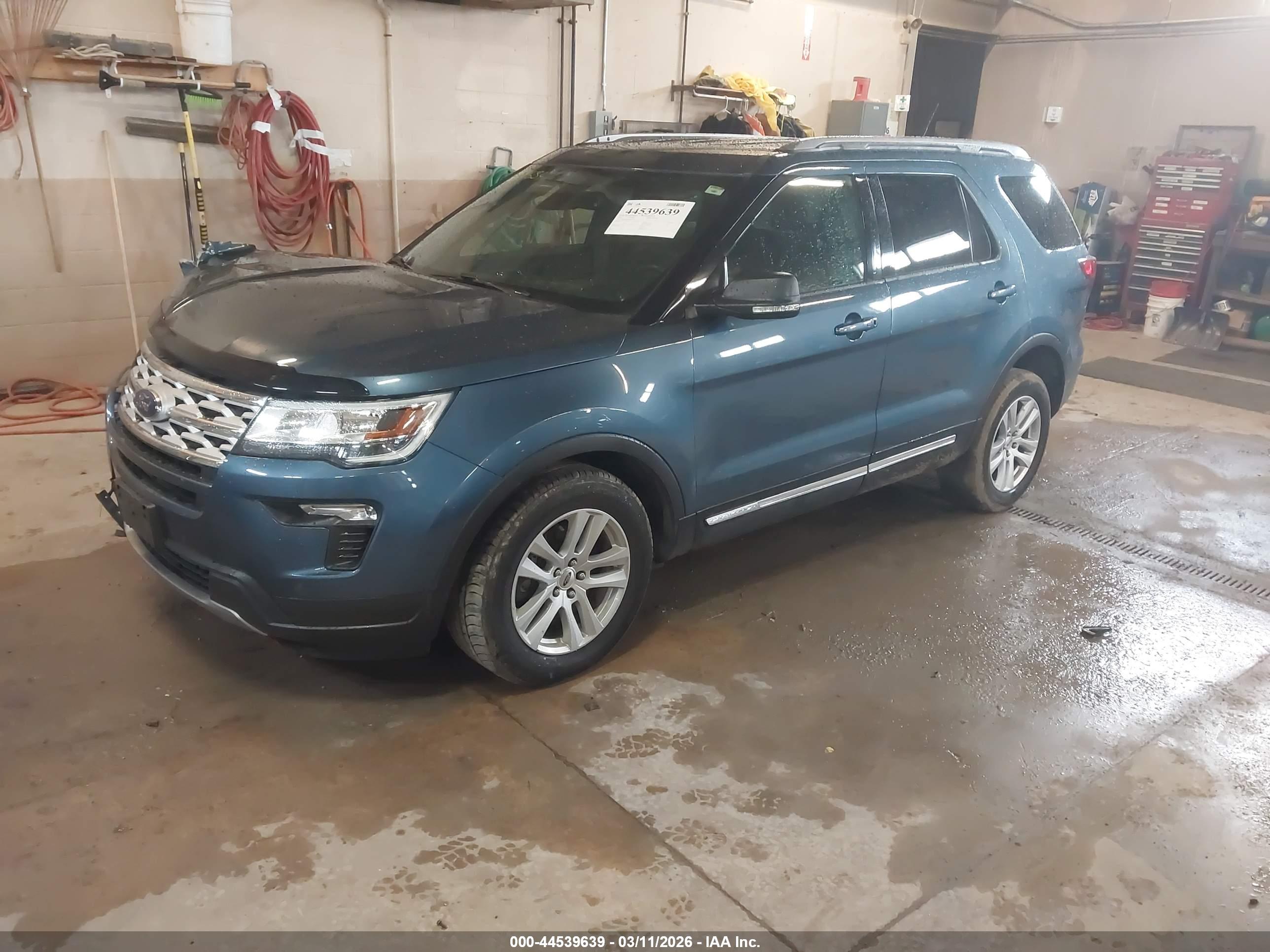 FORD EXPLORER image 2