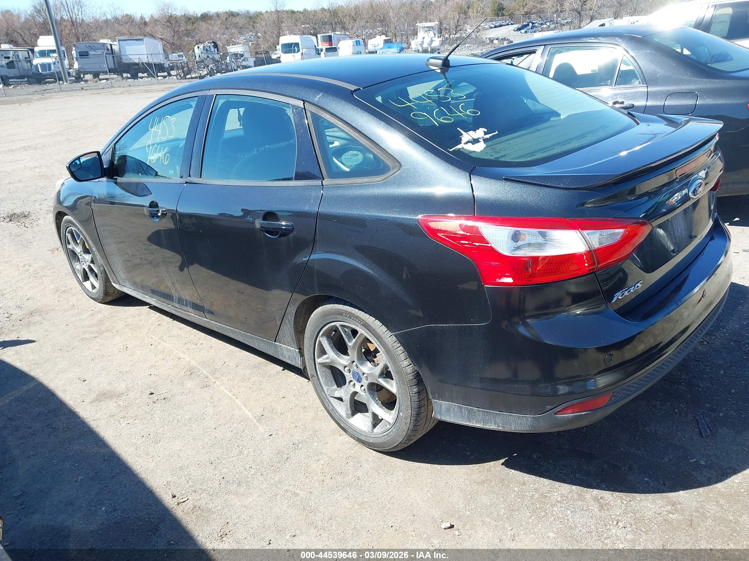 FORD FOCUS image 3