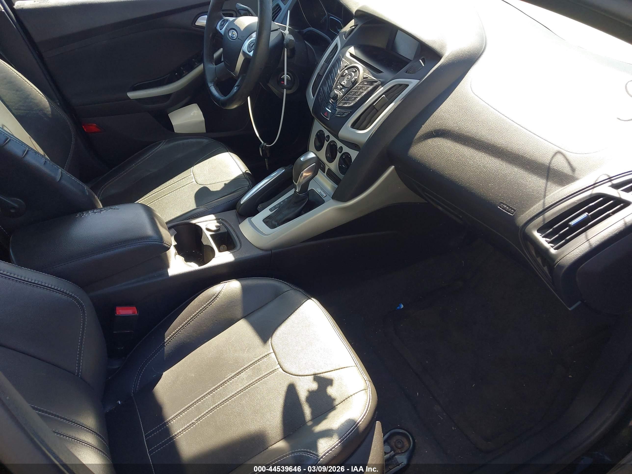 FORD FOCUS image 5