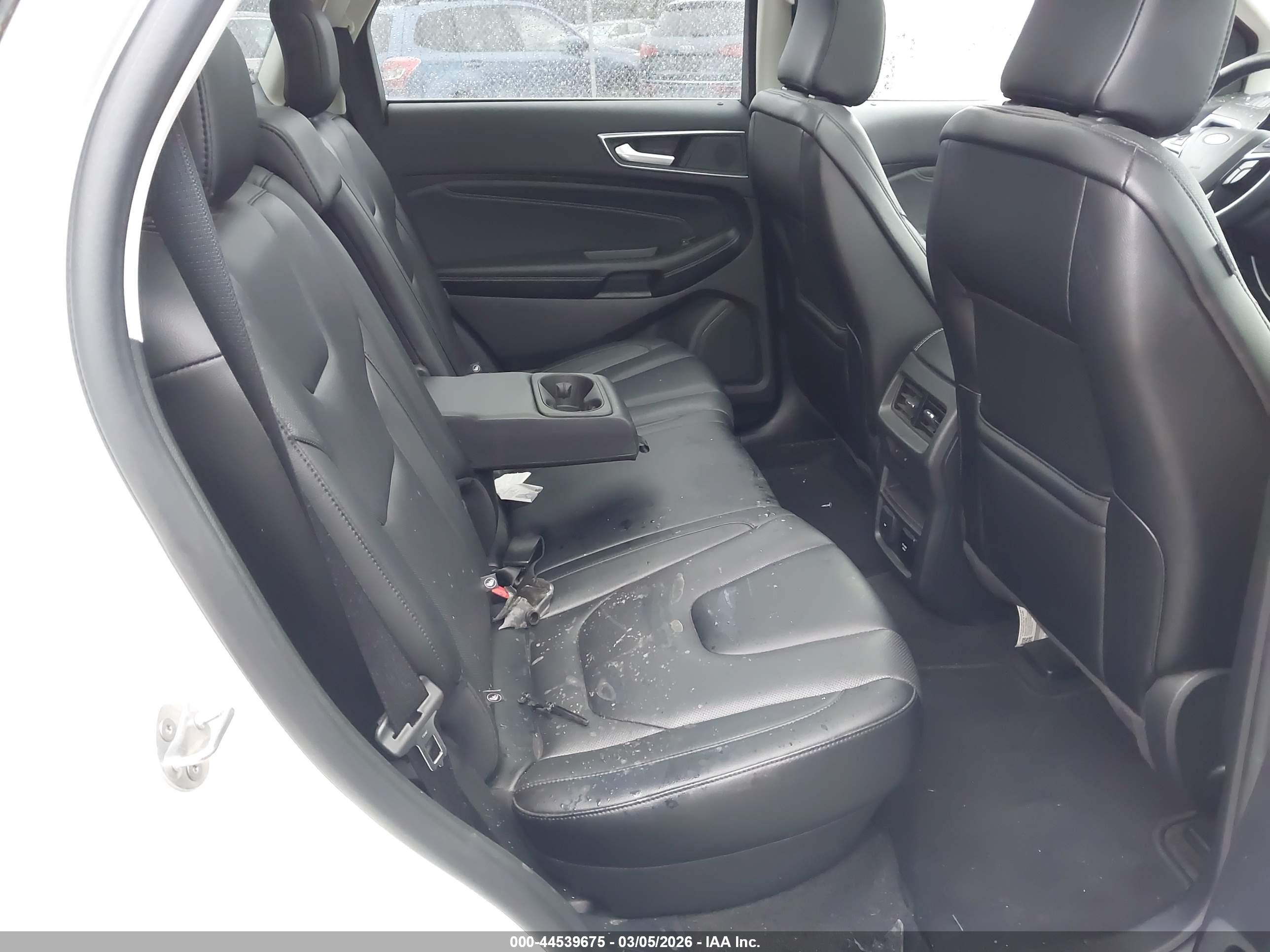 FORD EDGE image 8