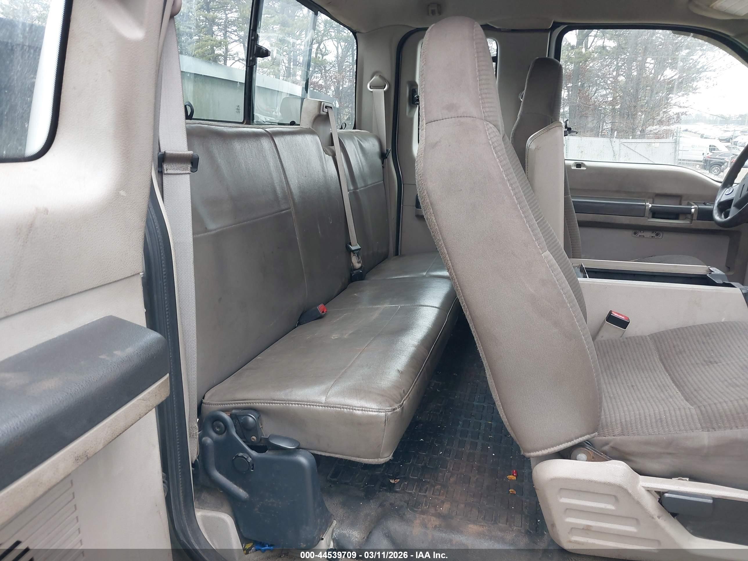 FORD F-250 image 8