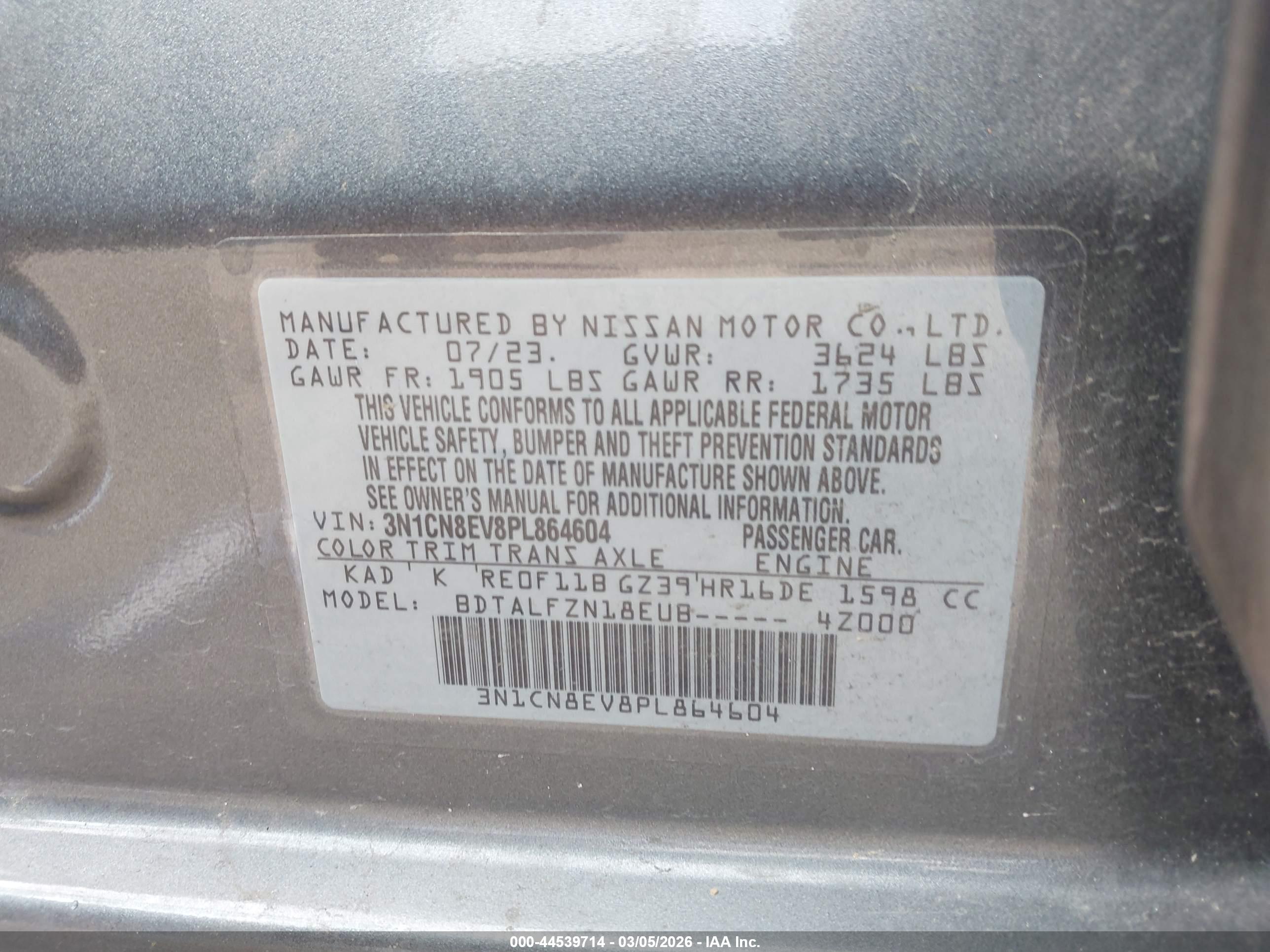 NISSAN VERSA image 9