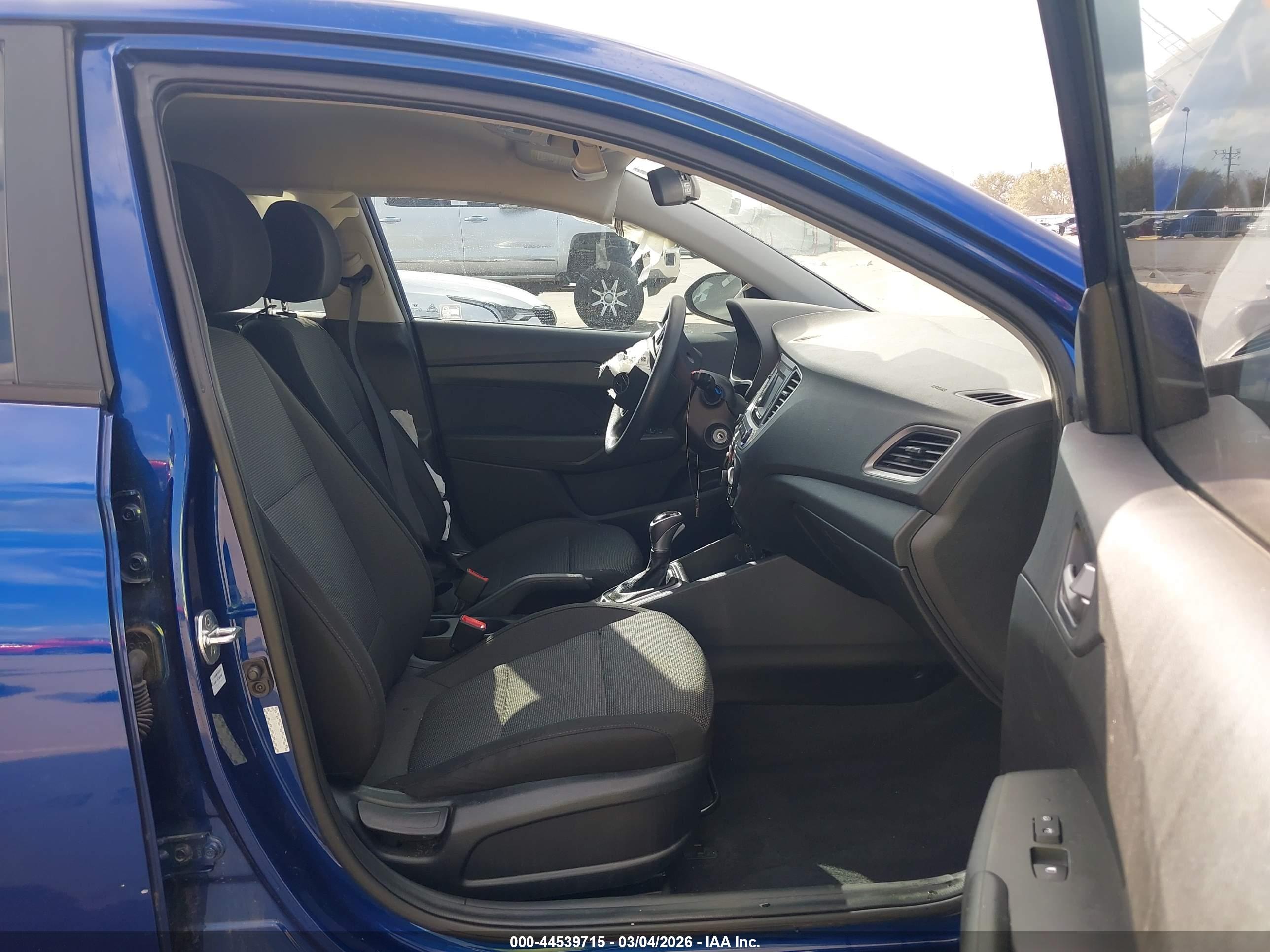 HYUNDAI ACCENT image 5