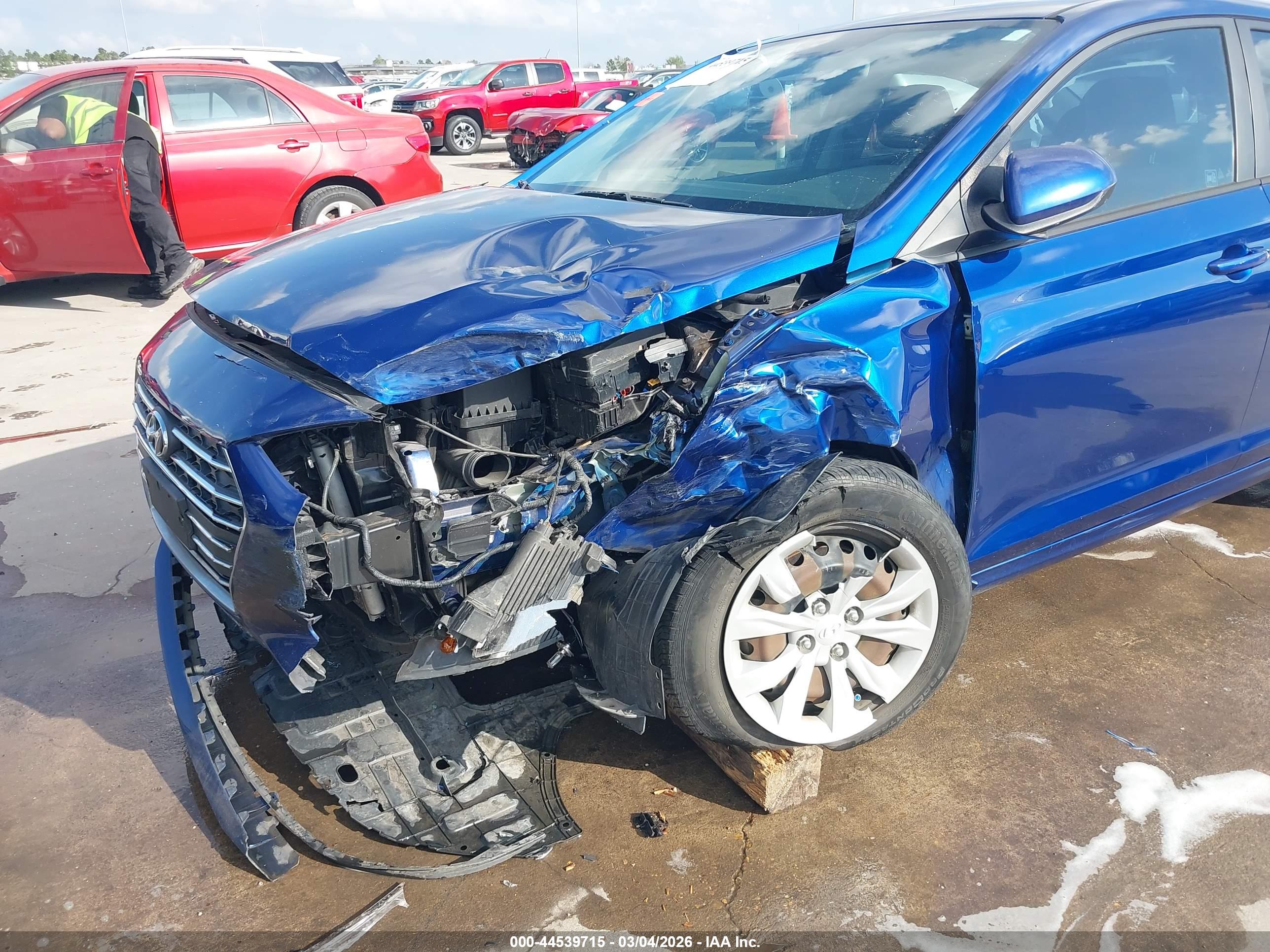 HYUNDAI ACCENT image 6